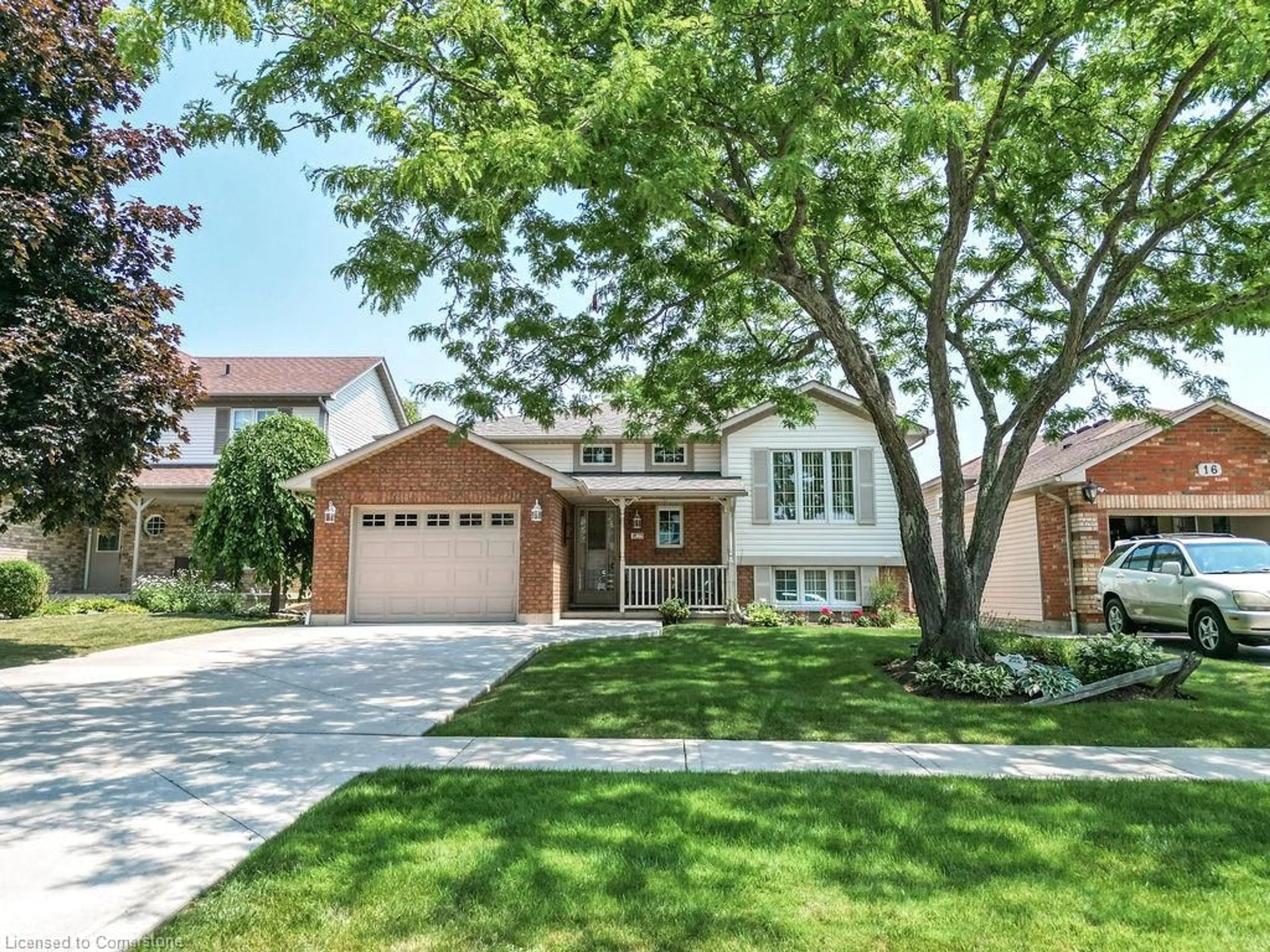 Home with brick exterior material, street for 18 Lindsay Dr, Caledonia Ontario N3W 2M3