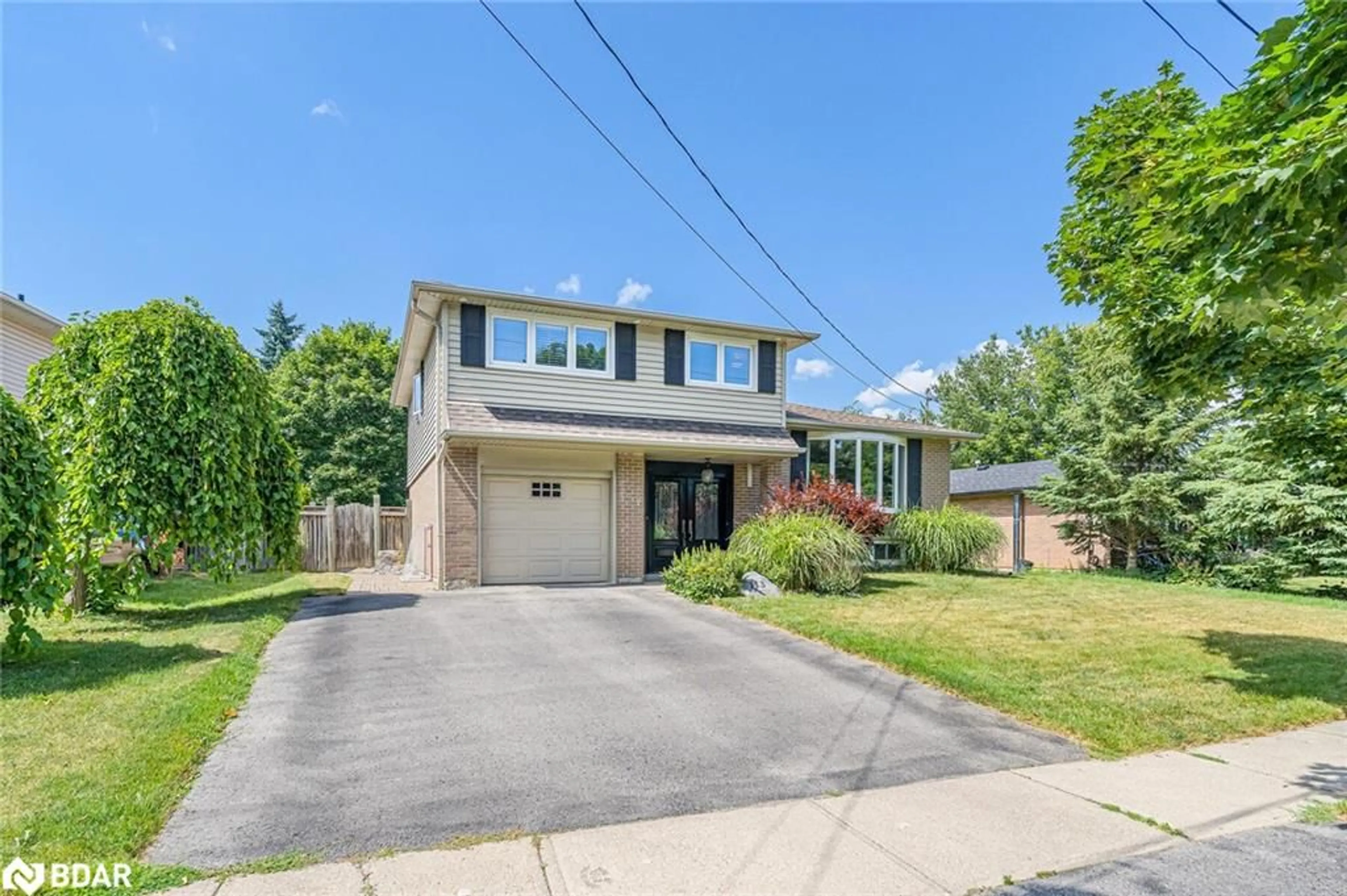 Home with brick exterior material, street for 113 Irwin Cres, Georgetown Ontario L7G 1E7