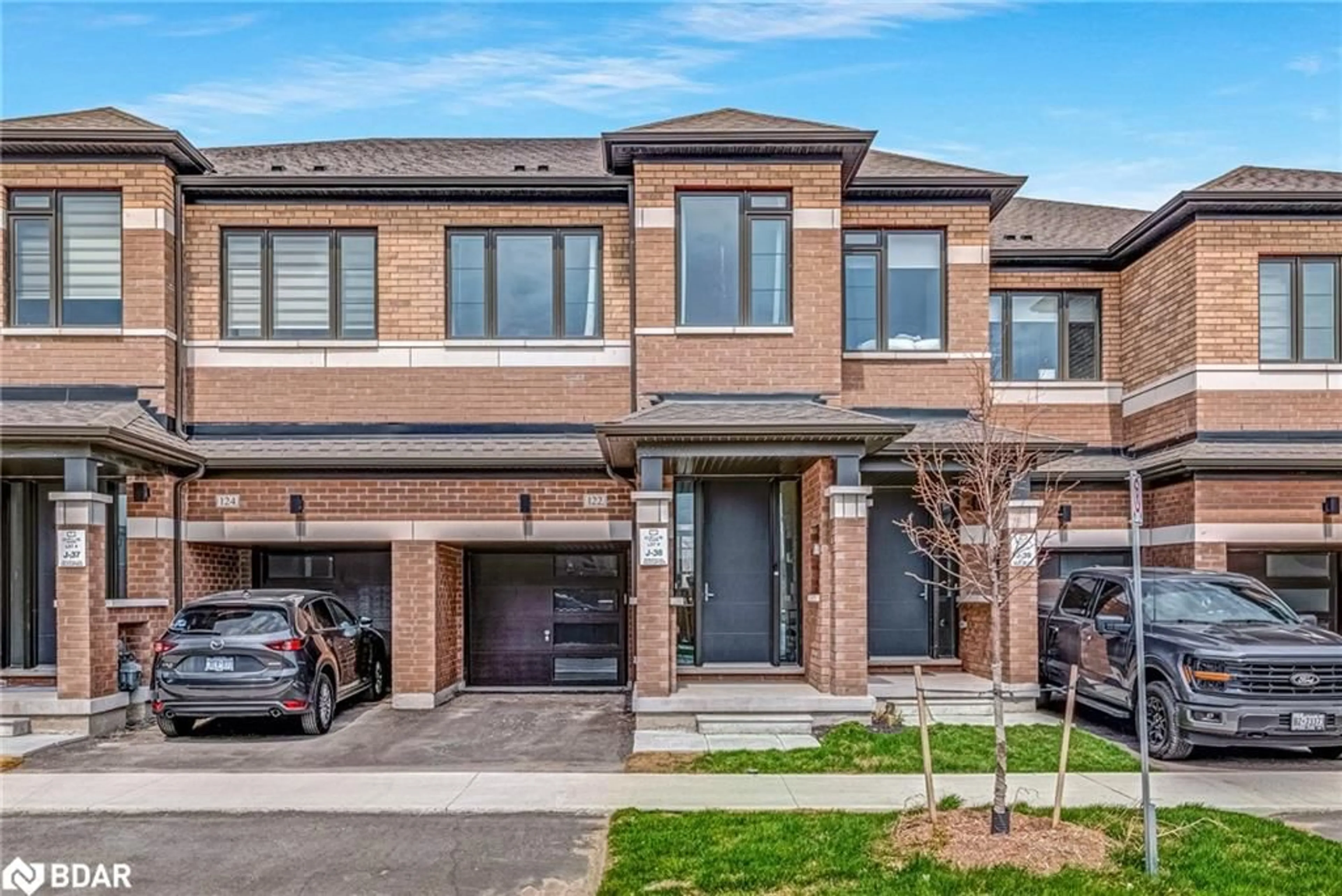 Home with brick exterior material, street for 122 Turnberry Lane, Barrie Ontario L9J 0M3