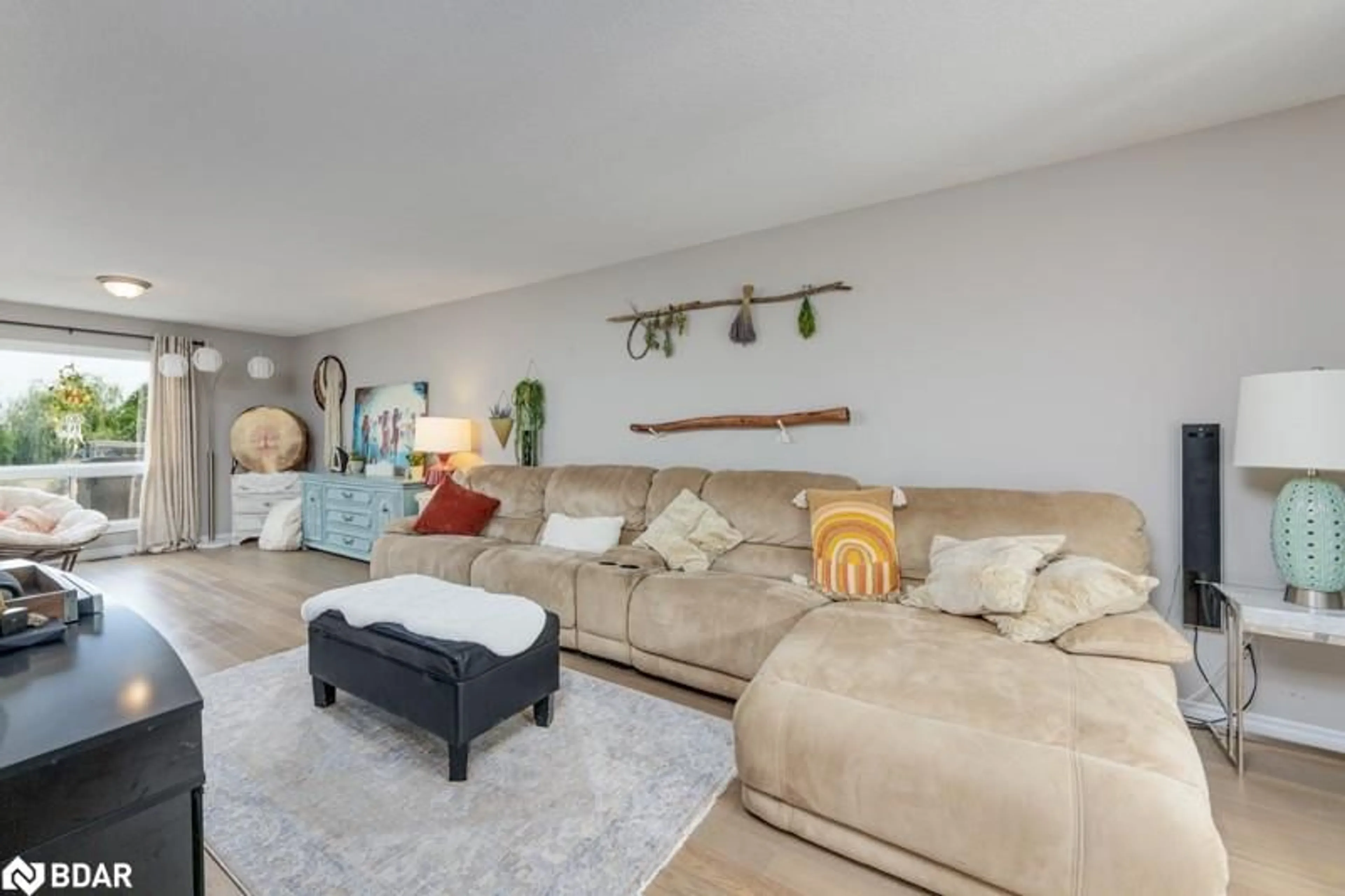 Living room with furniture, unknown for 2294 Webb St, Stroud Ontario L9S 1K7
