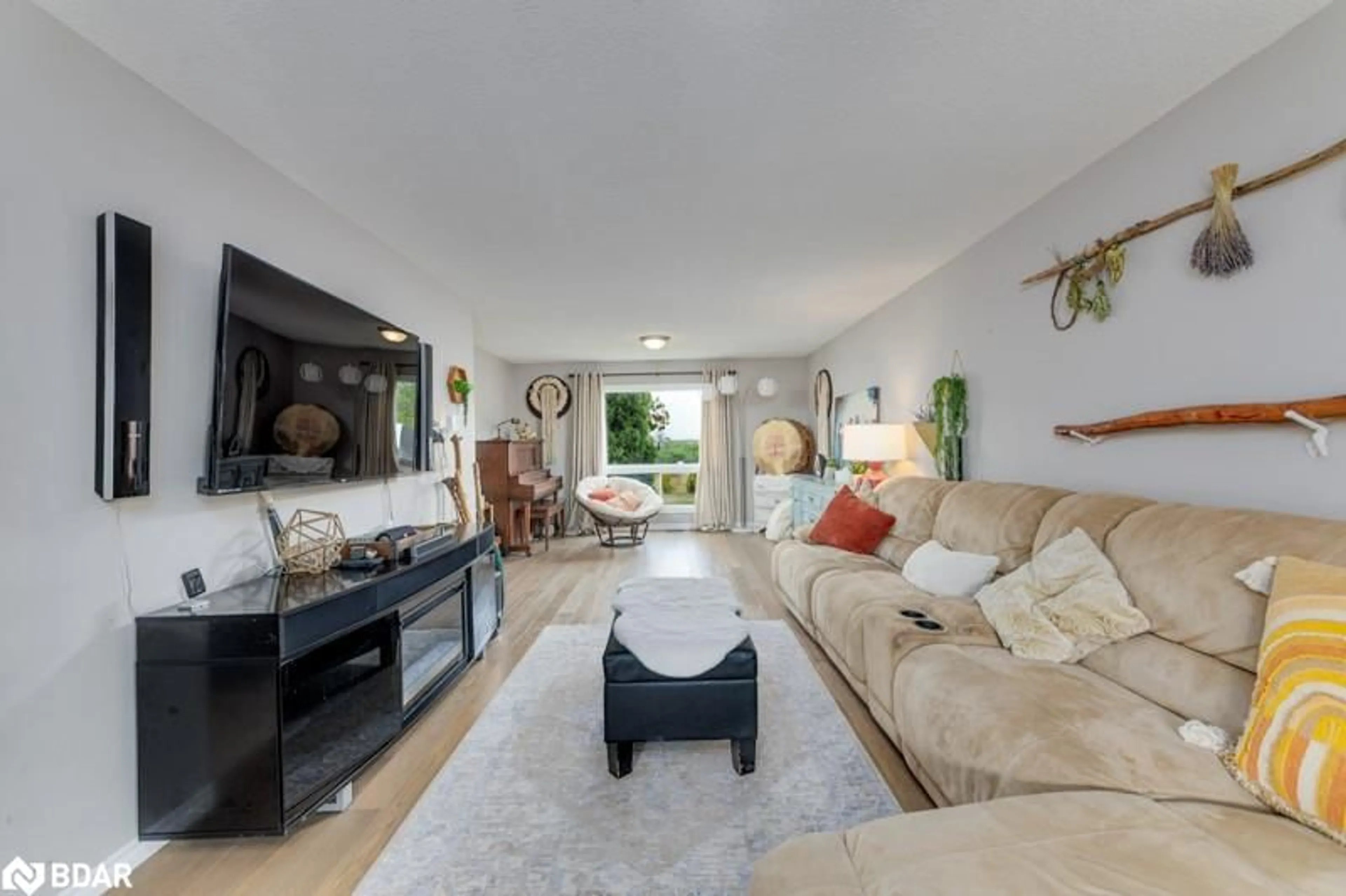 Living room with furniture, unknown for 2294 Webb St, Stroud Ontario L9S 1K7