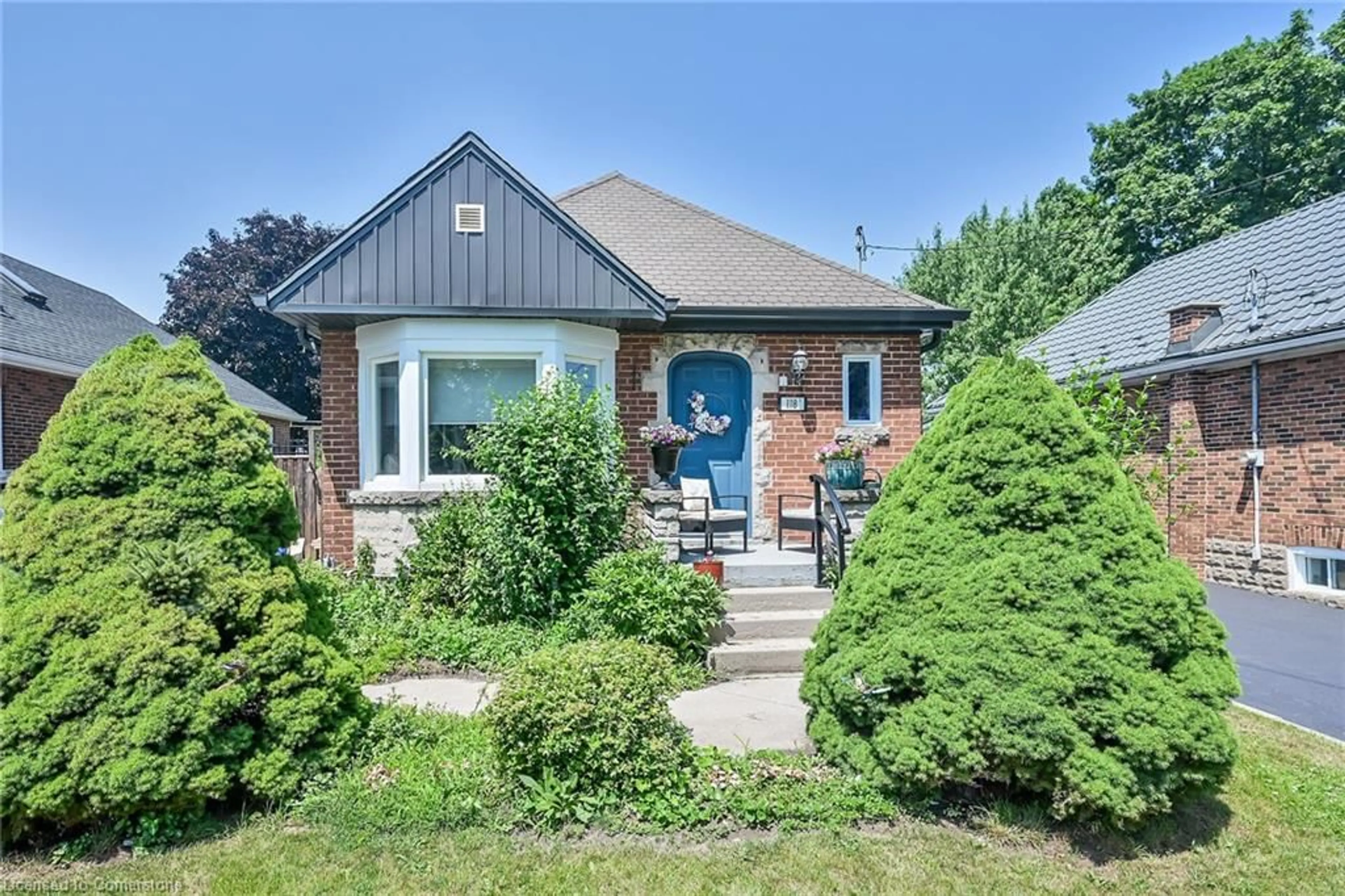 Home with brick exterior material, street for 118 East 6th St, Hamilton Ontario L9A 3C2