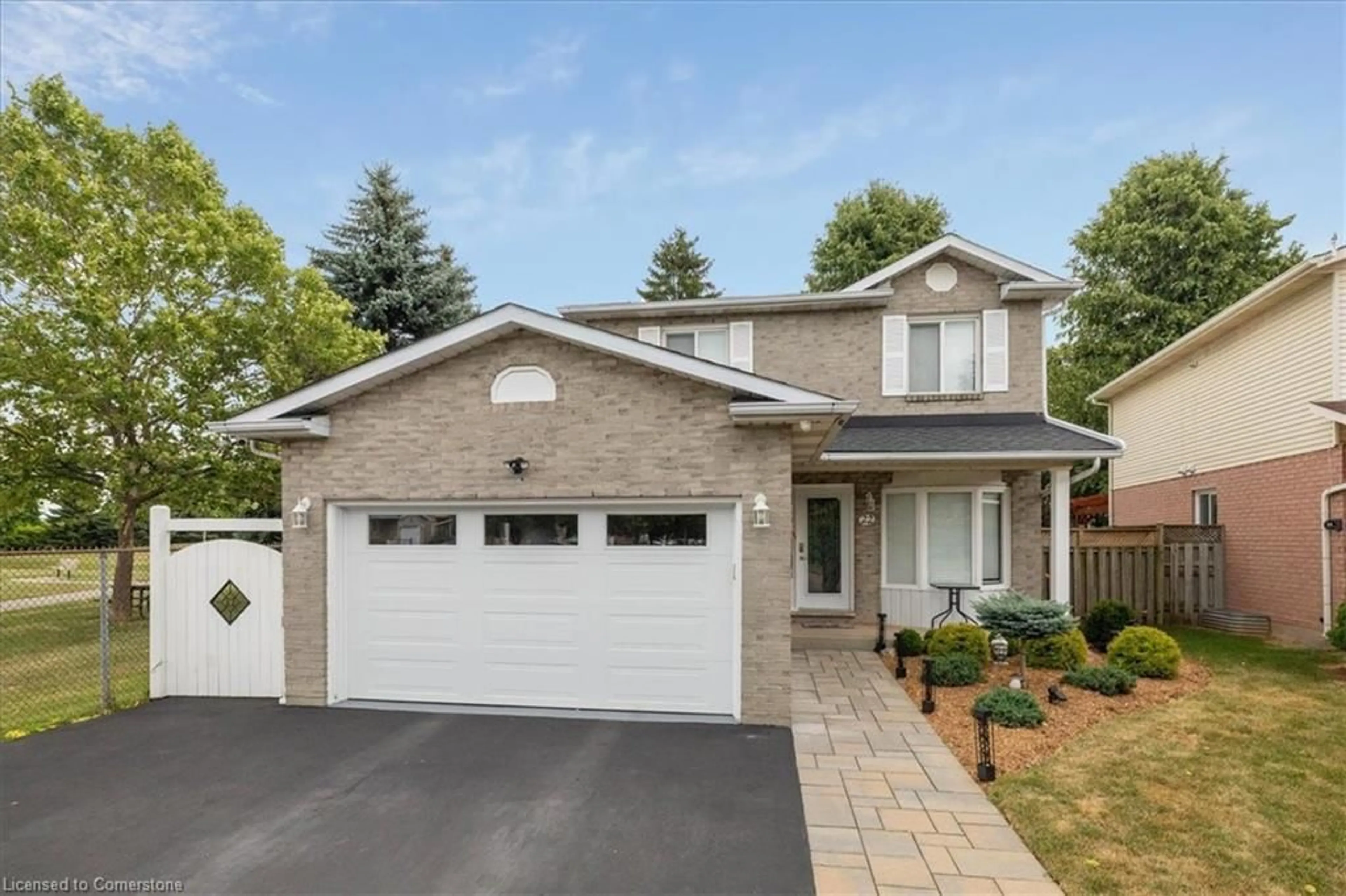Home with brick exterior material, street for 22 Merritt Cres, Grimsby Ontario L3M 4X5