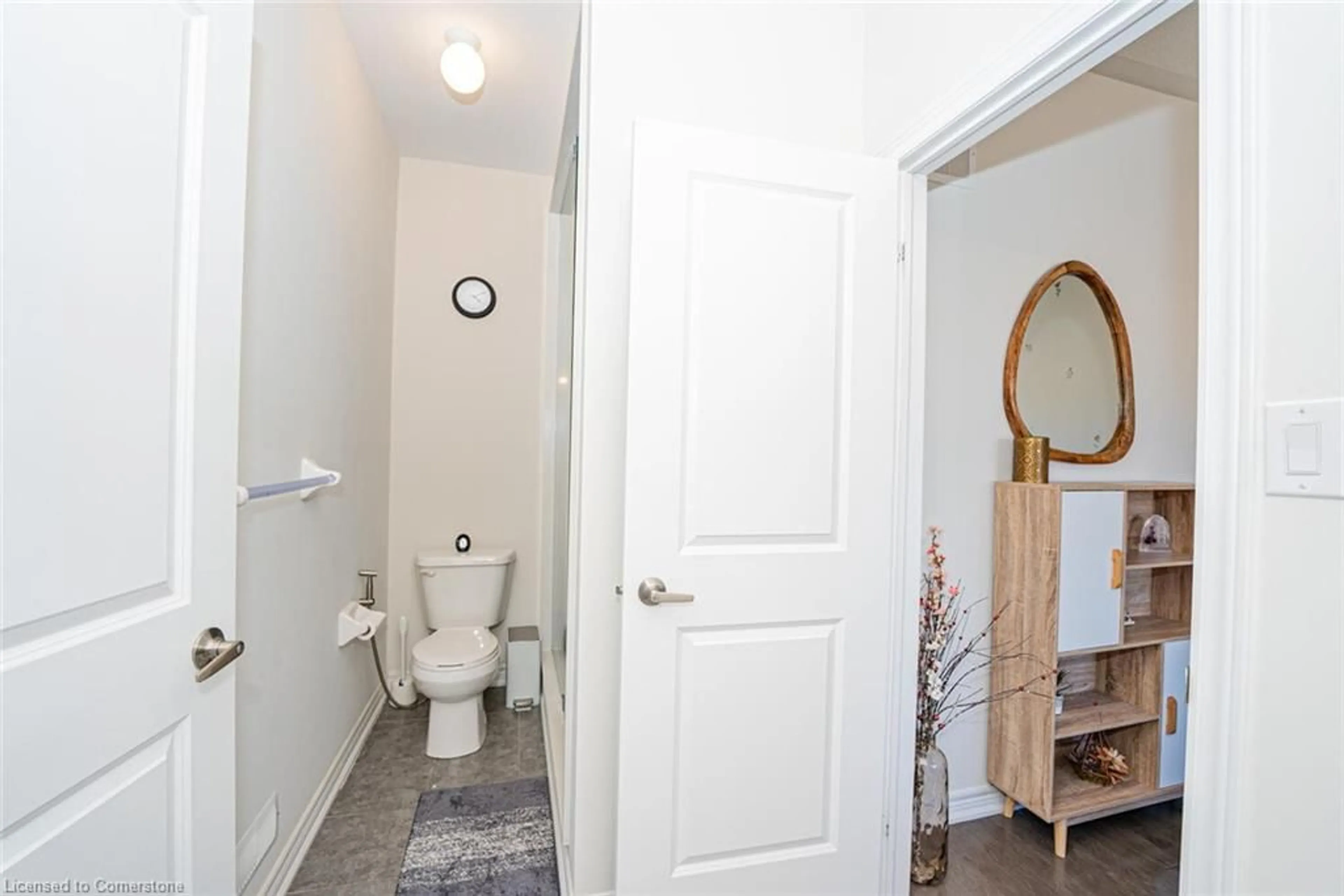 Standard bathroom, unknown for 22 Fruitvale Cir, Brampton Ontario L7A 5B9