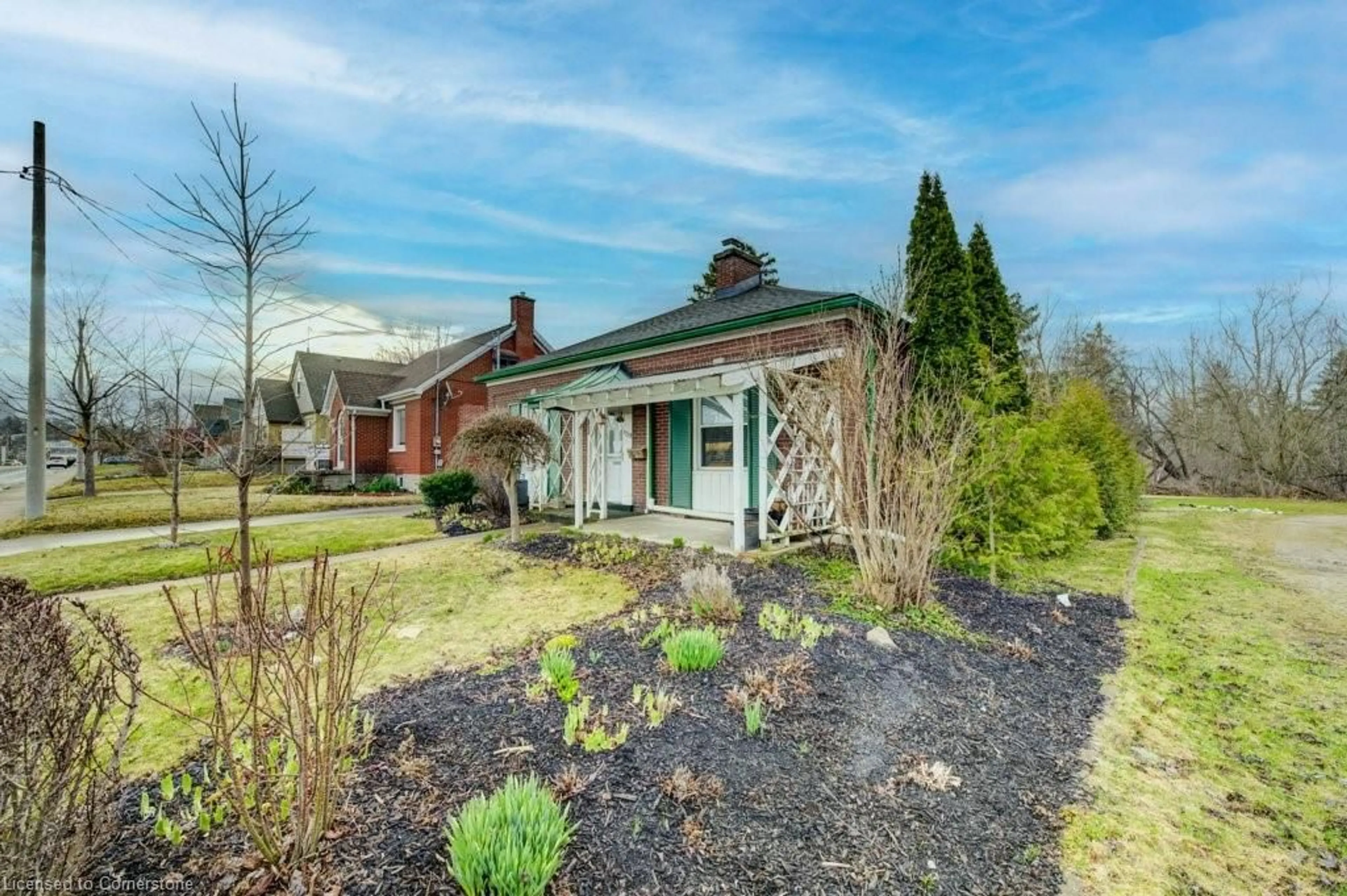 Home with brick exterior material, street for 139 Stirling Ave, Kitchener Ontario N2G 3N8