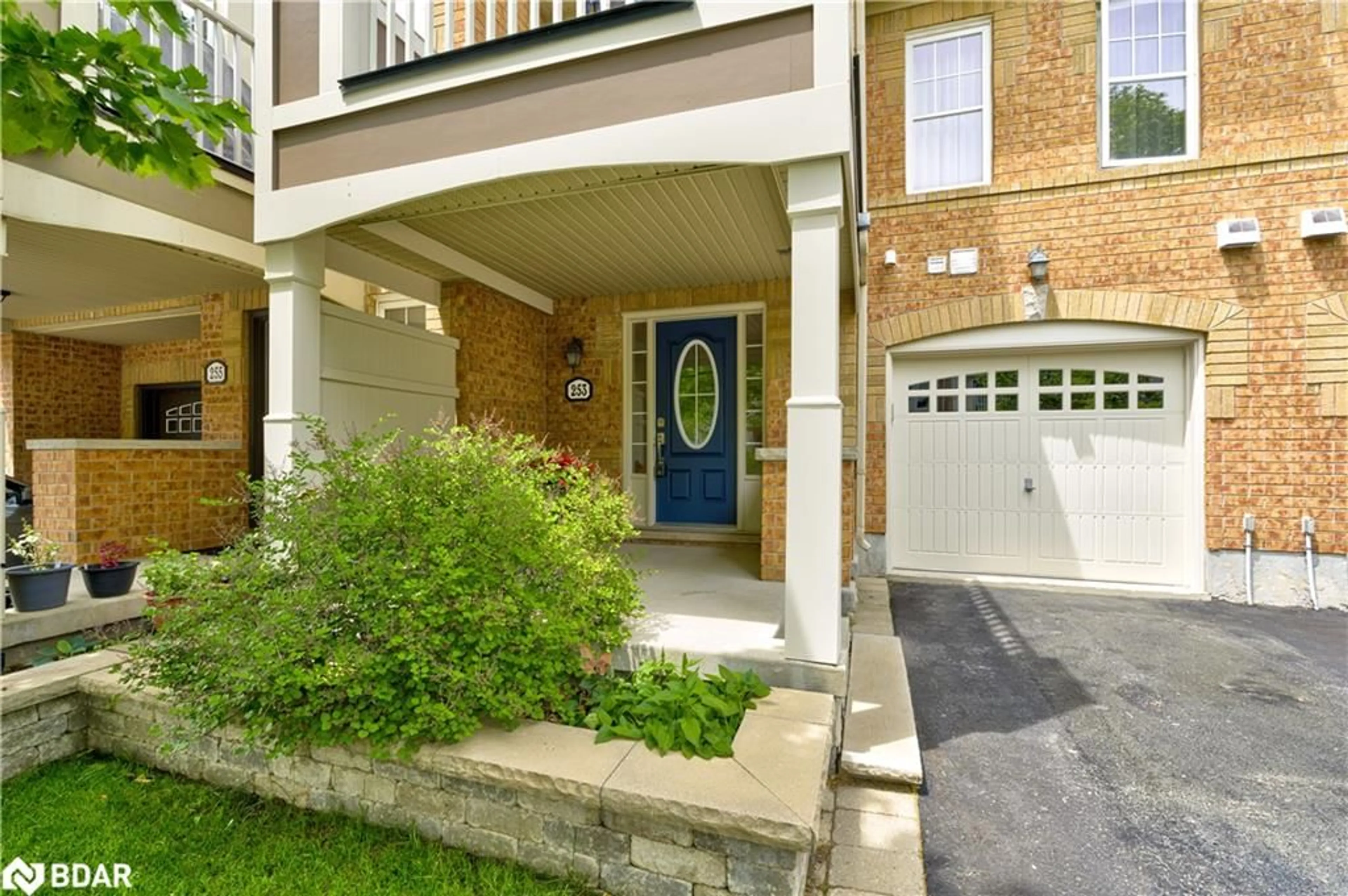 Unknown for 253 Wetenhall Landng, Milton Ontario L9T 7B7