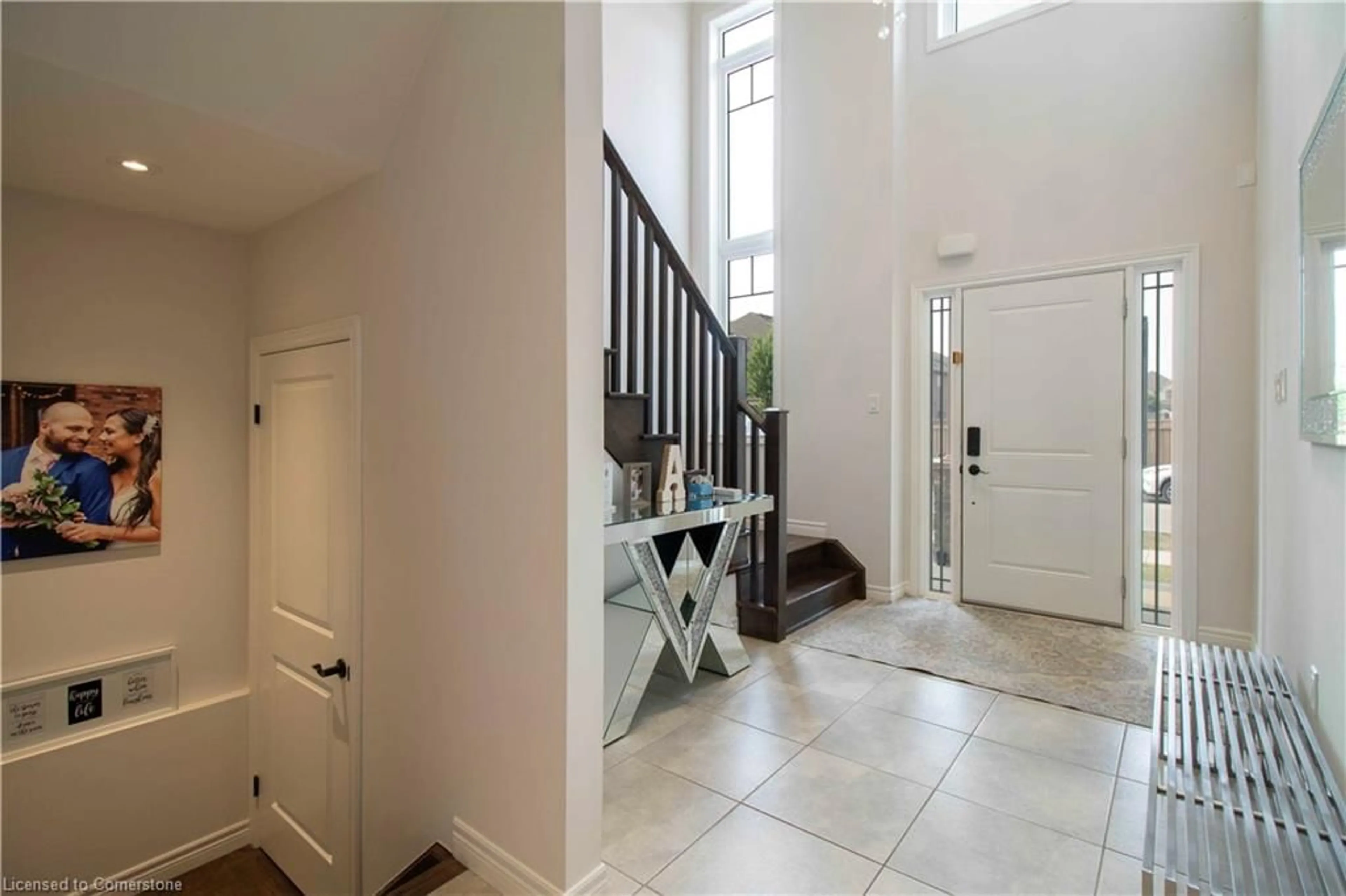 Indoor entryway for 159 Dennis Drive Dr, Smithville Ontario L0R 2A0