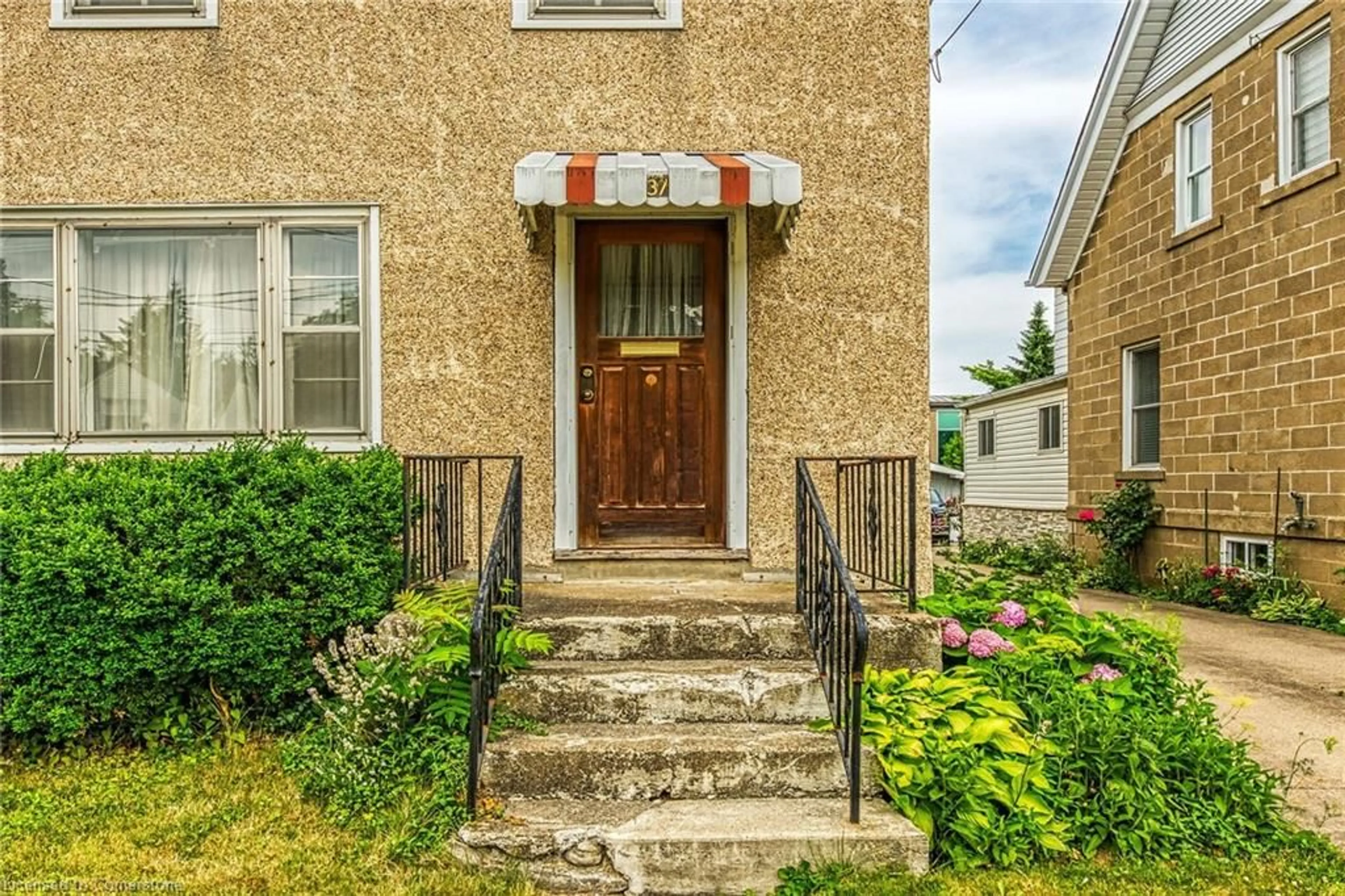 Unknown for 37 Ontario St, Grimsby Ontario L3M 3H2
