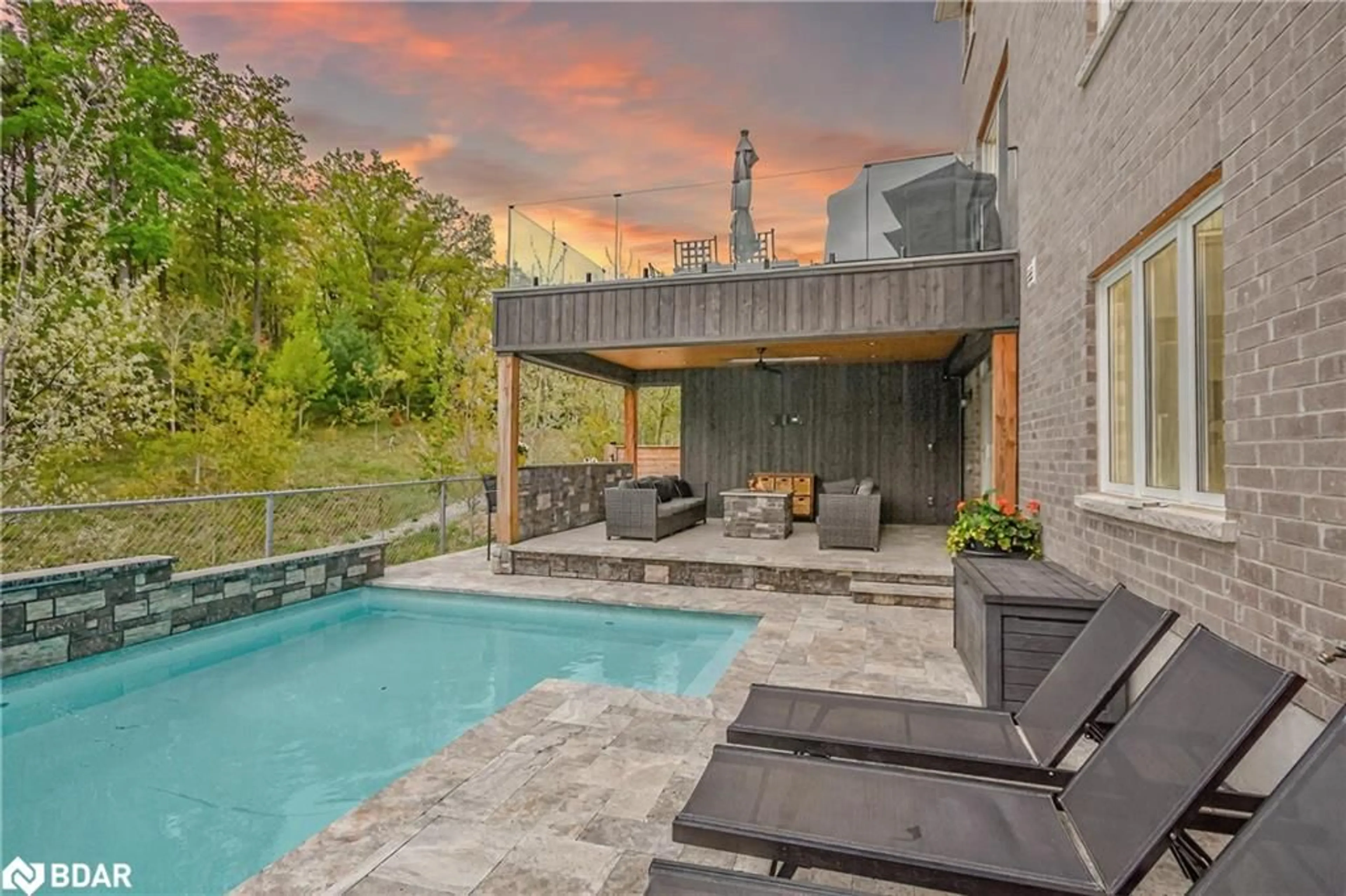 Patio, street for 61 Muirfield Drive Dr, Barrie Ontario L4N 6J9