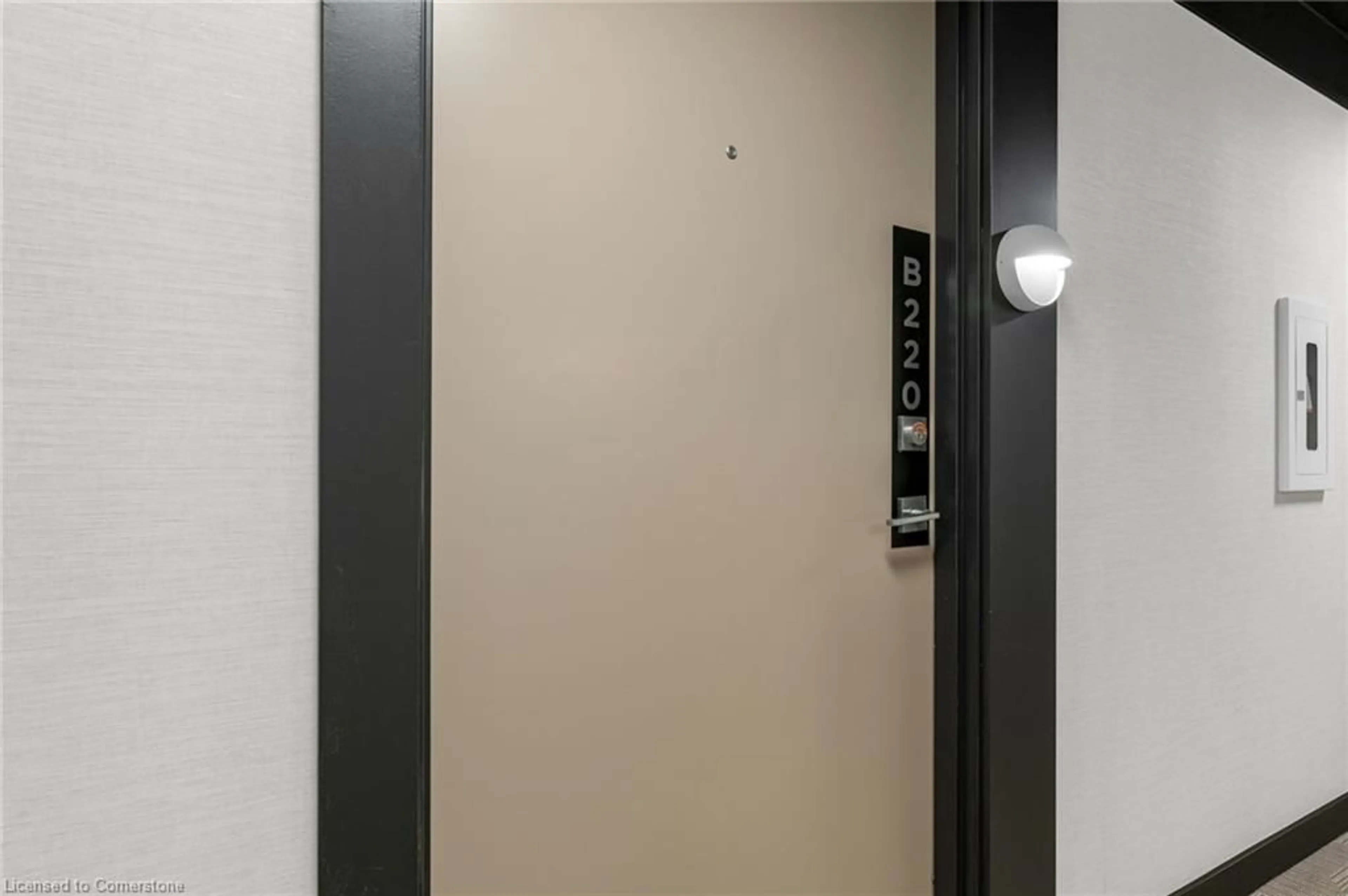 Indoor foyer for 1119 Cooke Blvd #B220, Burlington Ontario L7T 0C7