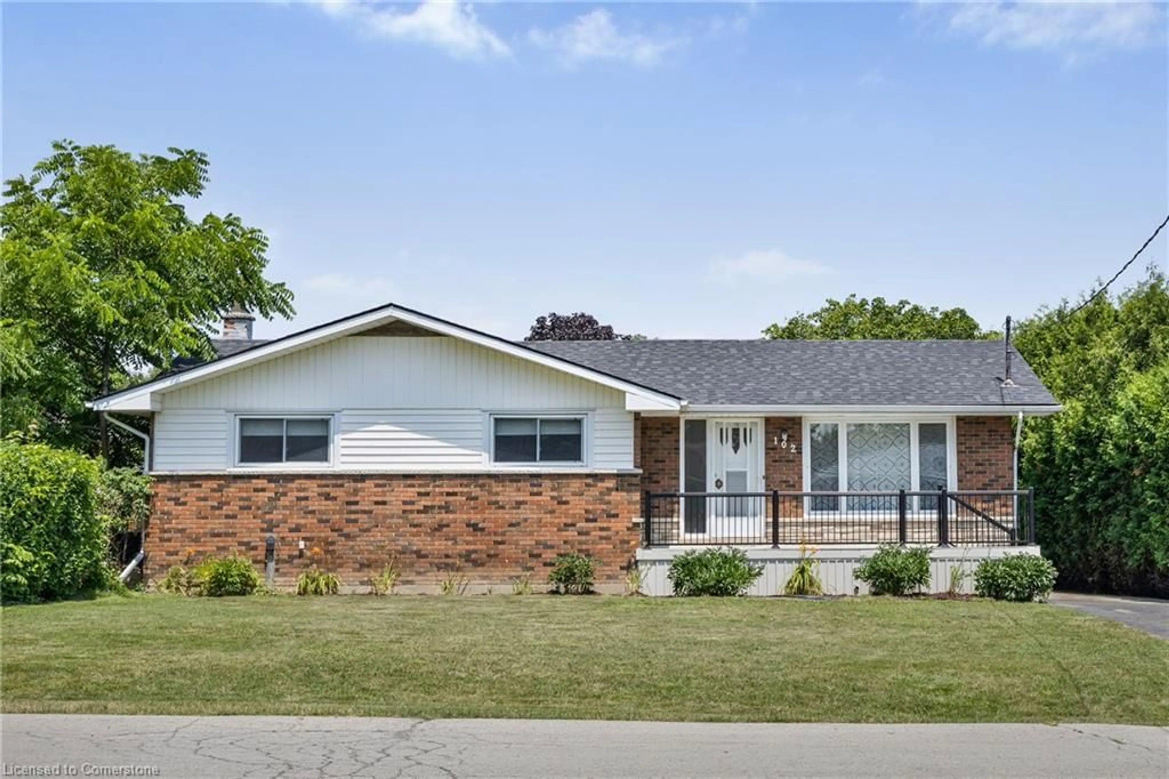 Home with brick exterior material, street for 102 Pauline St, Caledonia Ontario N3W 1J3