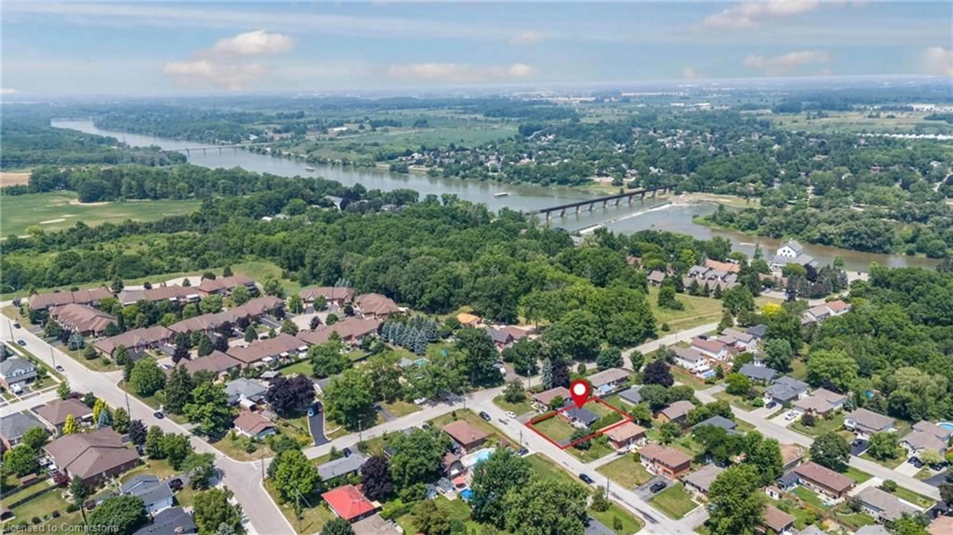A pic from outside/outdoor area/front of a property/back of a property/a pic from drone, water/lake/river/ocean view for 102 Pauline St, Caledonia Ontario N3W 1J3