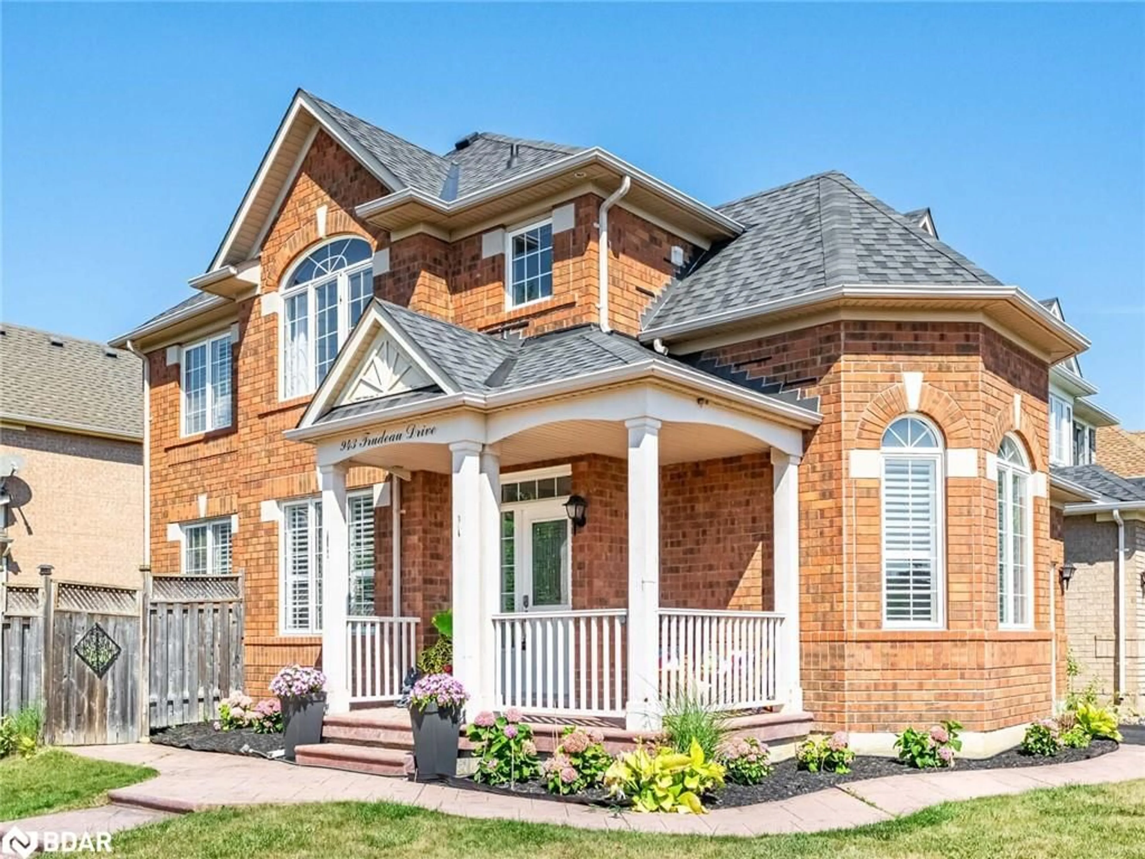 Home with brick exterior material, street for 943 Trudeau Dr, Milton Ontario L9T 5Z4