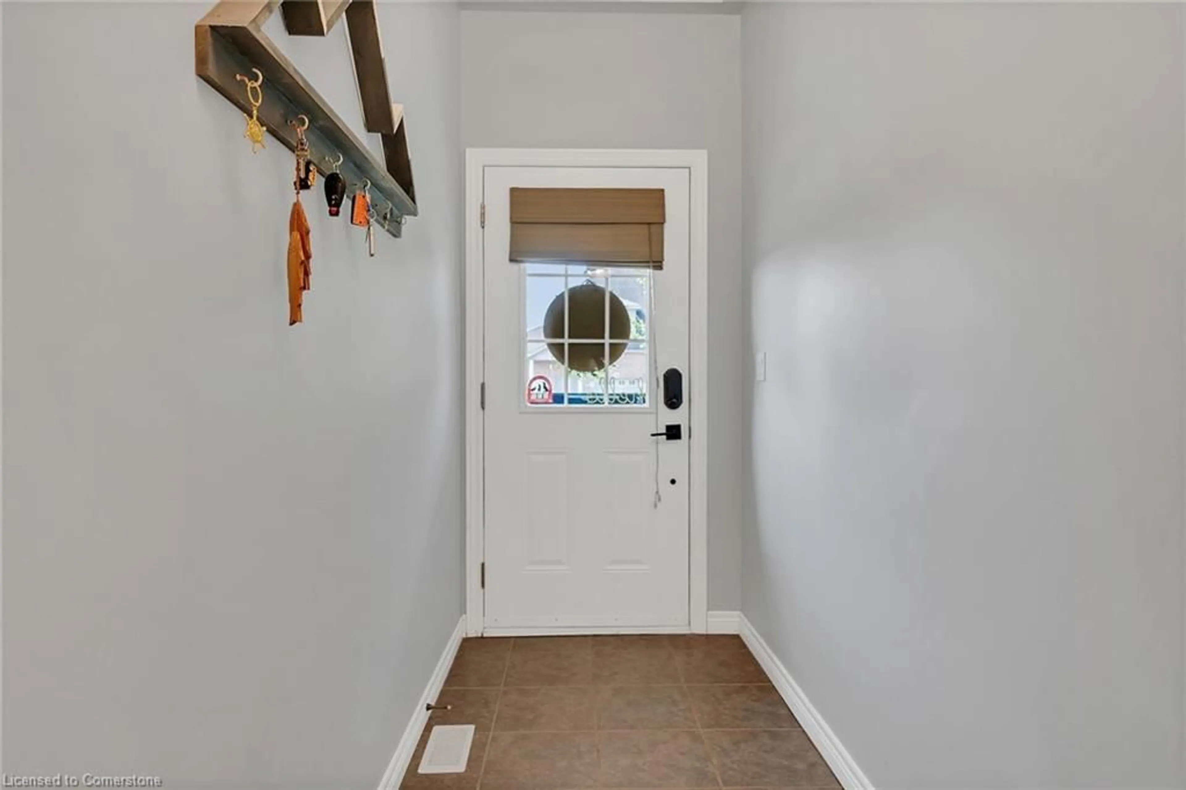 Indoor entryway for 25 Millcroft Dr, Simcoe Ontario N3Y 0B1