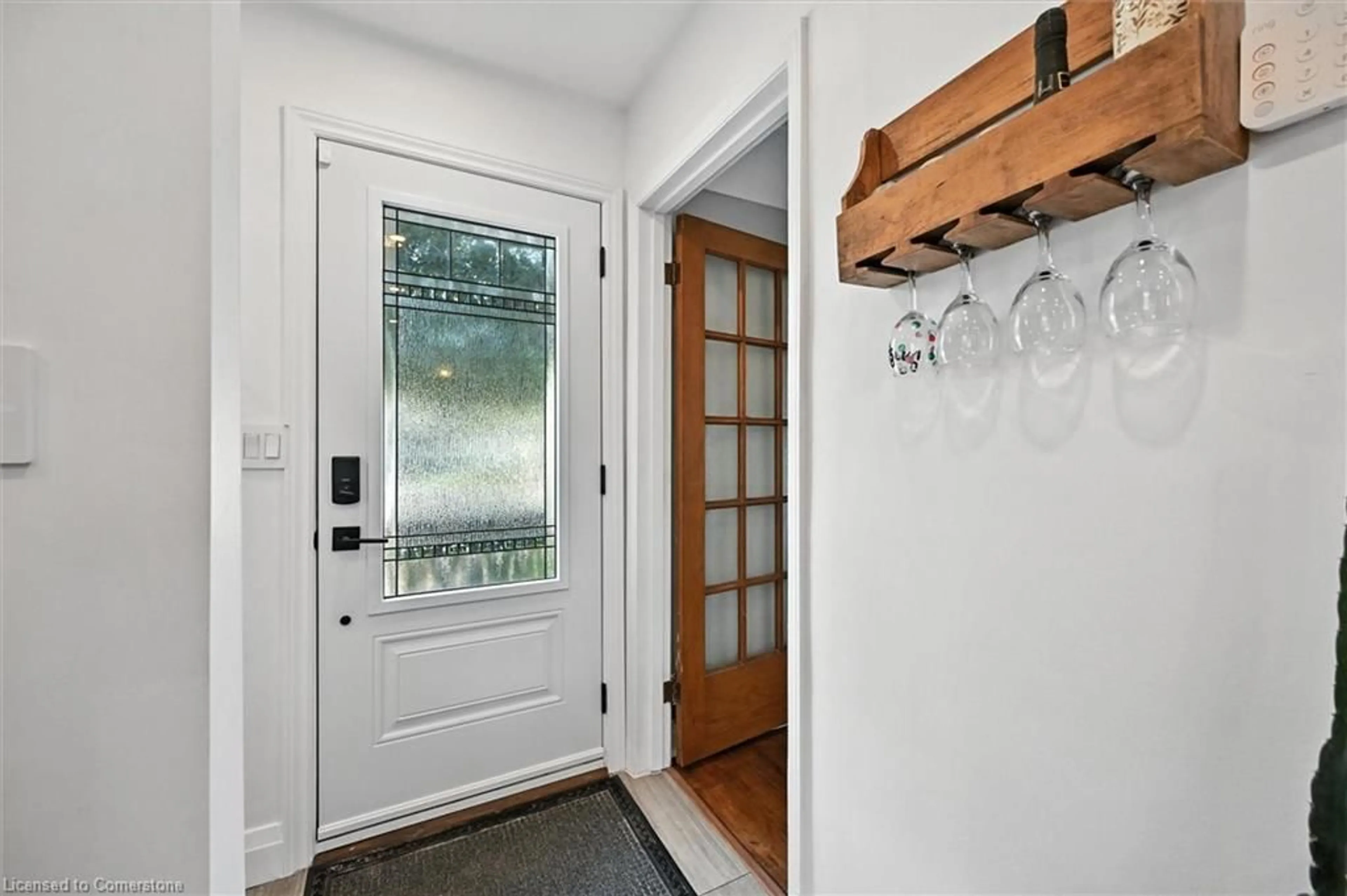 Indoor entryway for 429 Fennell Ave, Hamilton Ontario L9A 1V1