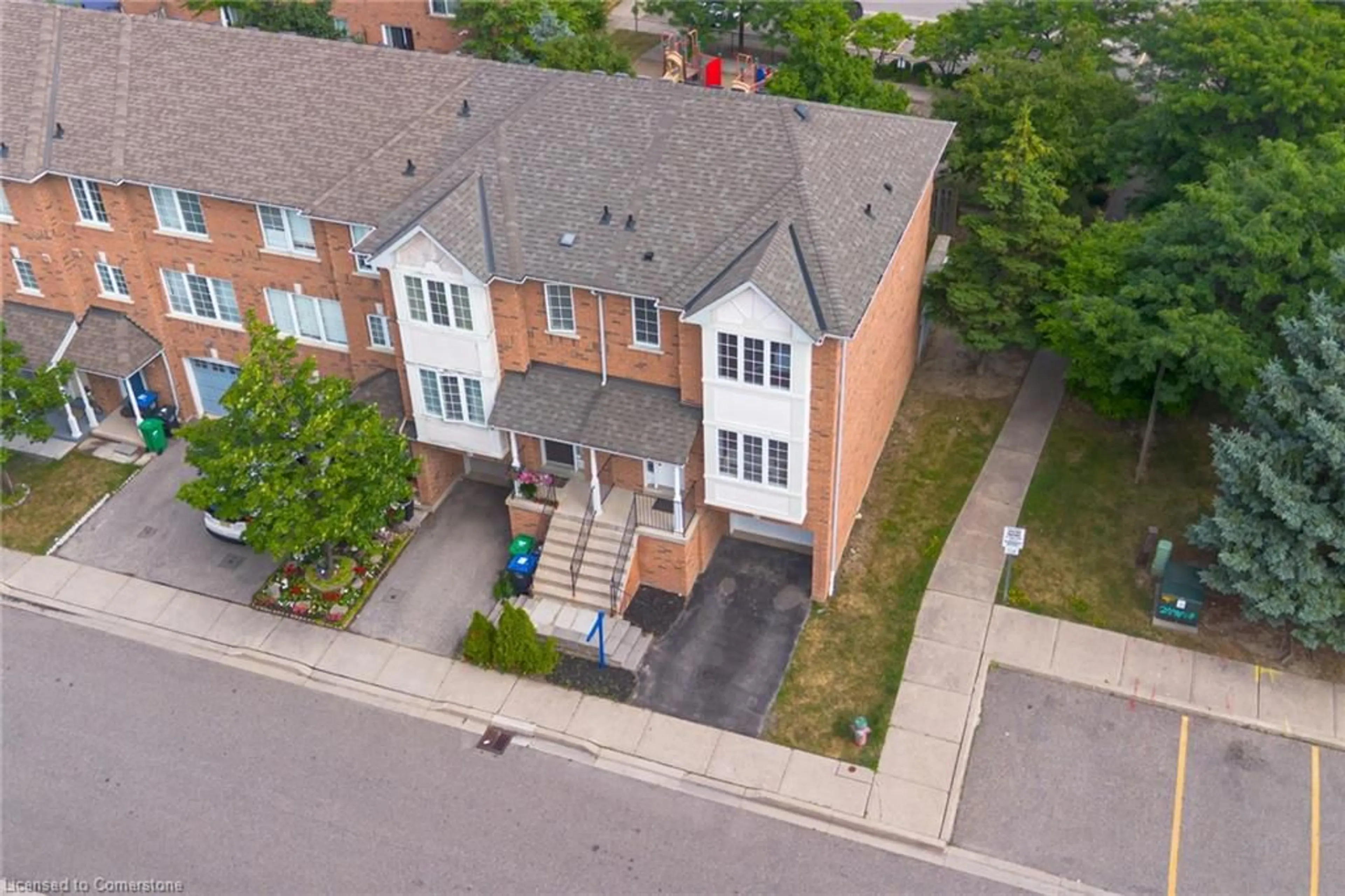 A pic from outside/outdoor area/front of a property/back of a property/a pic from drone, street for 80 Acorn Pl #49, Mississauga Ontario L4Z 4E1
