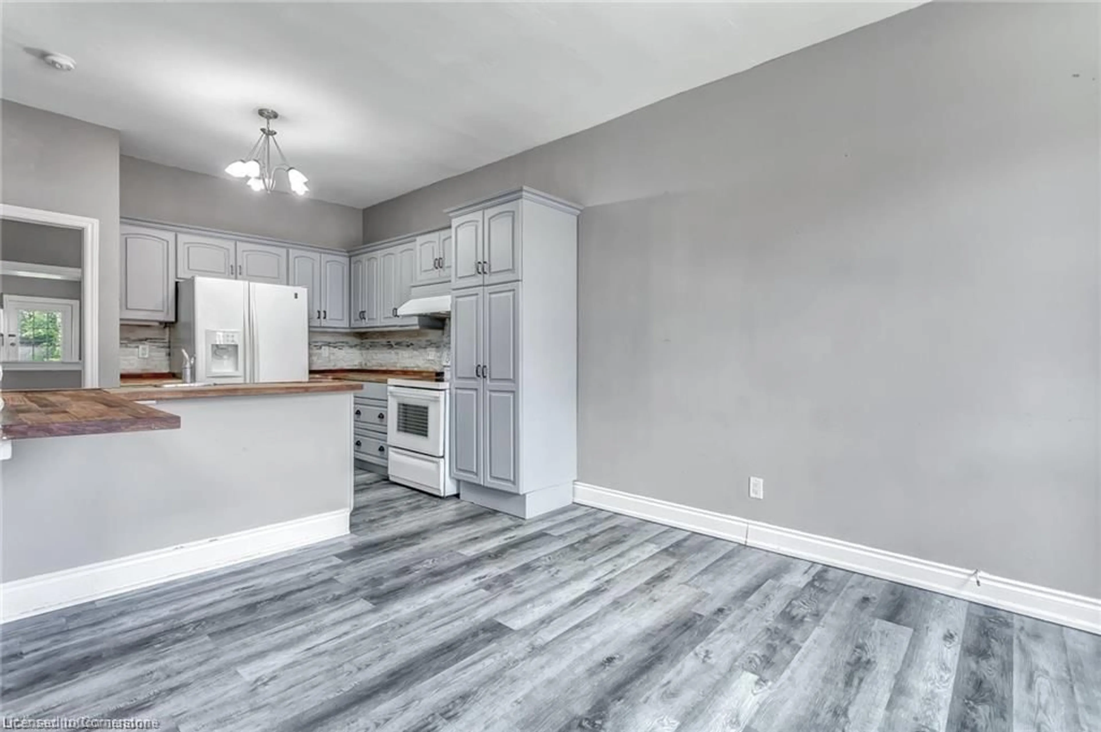 Unknown for 26 Madison Ave, Hamilton Ontario L8L 5Y3