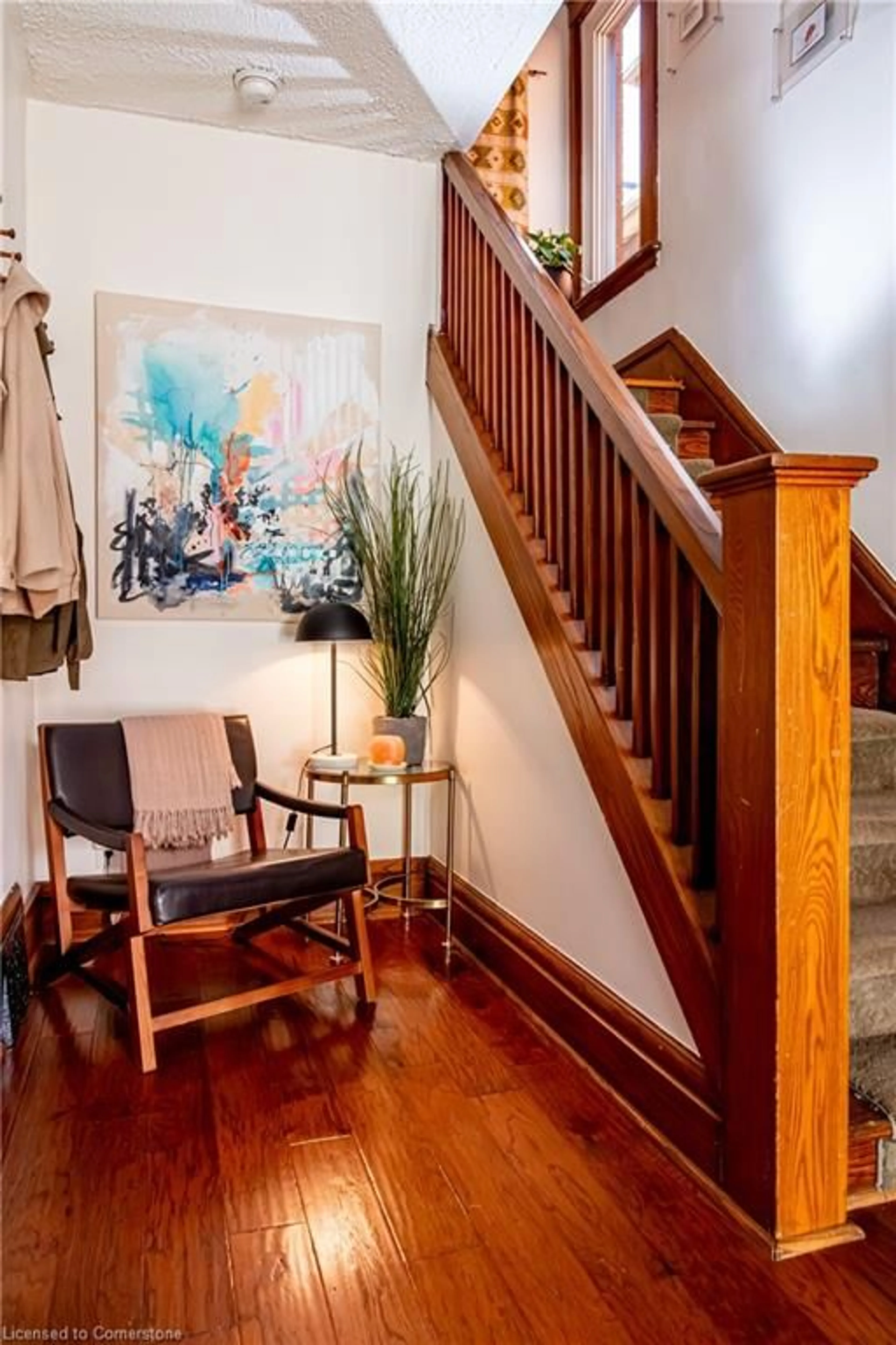 Indoor entryway for 150 Caroline St, Hamilton Ontario L8P 3K9