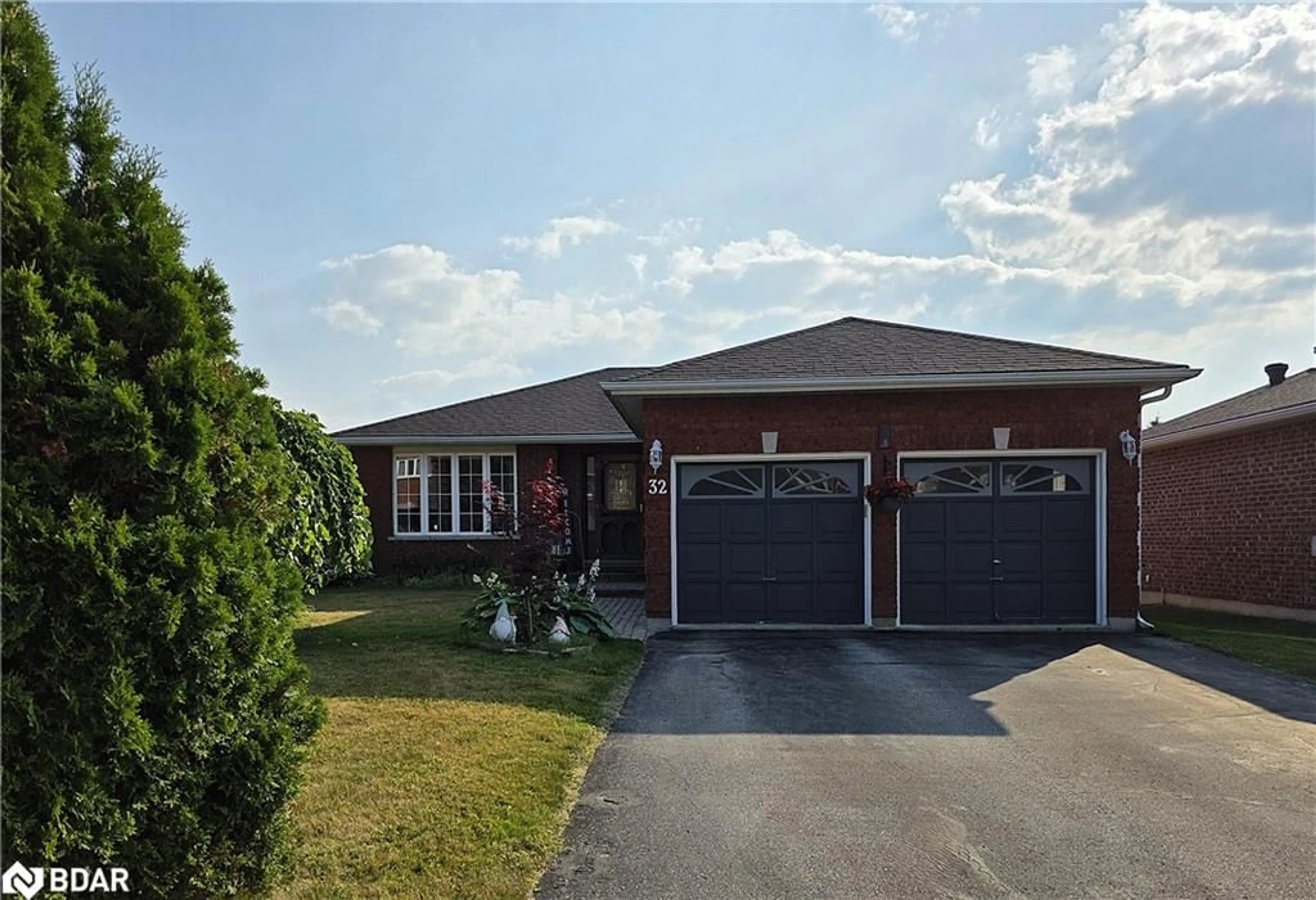 Home with brick exterior material, street for 32 Carter Cres, Orillia Ontario L3V 7S2