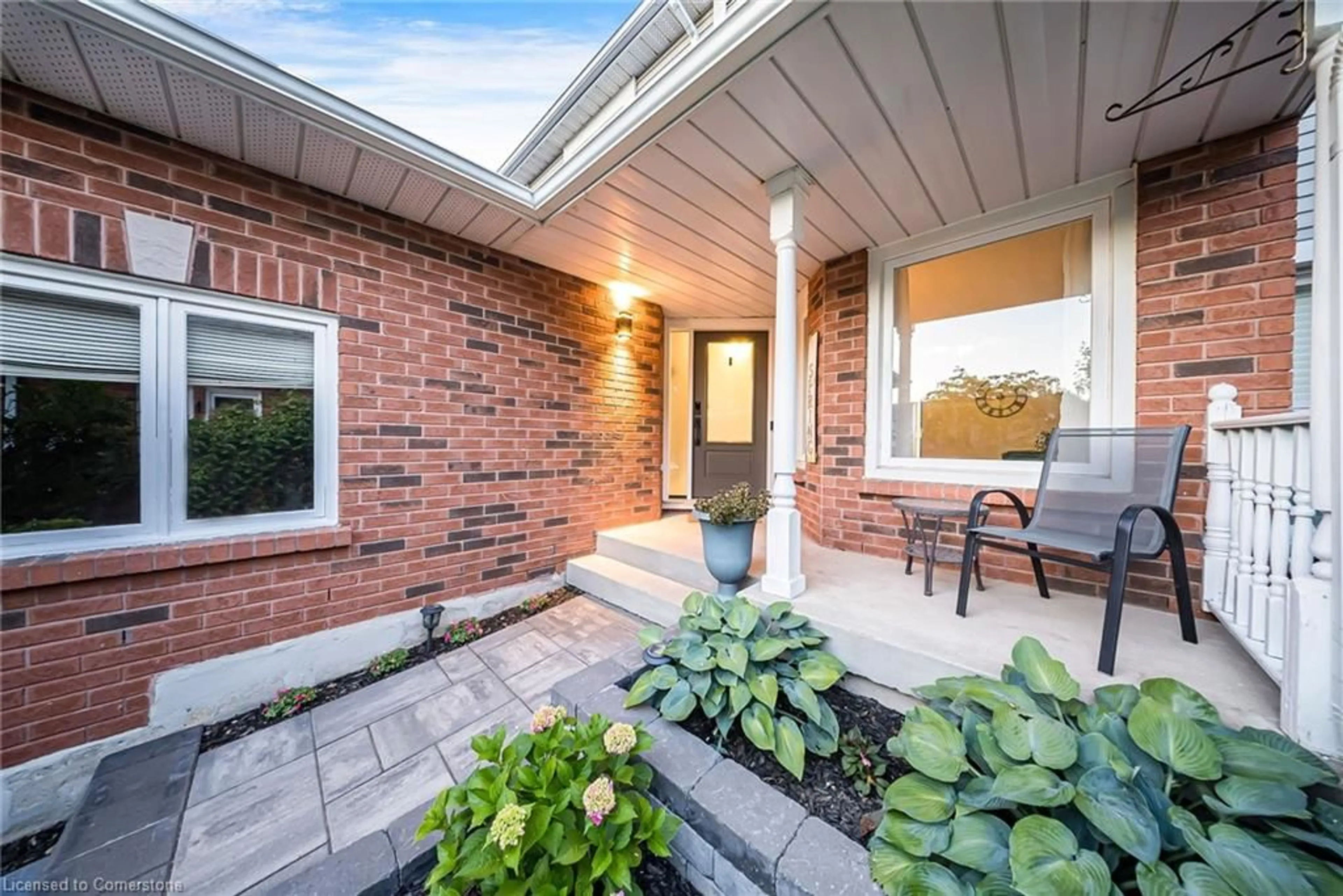 Home with brick exterior material, street for 100 Fairgreen Close, Cambridge Ontario N1T 1T7