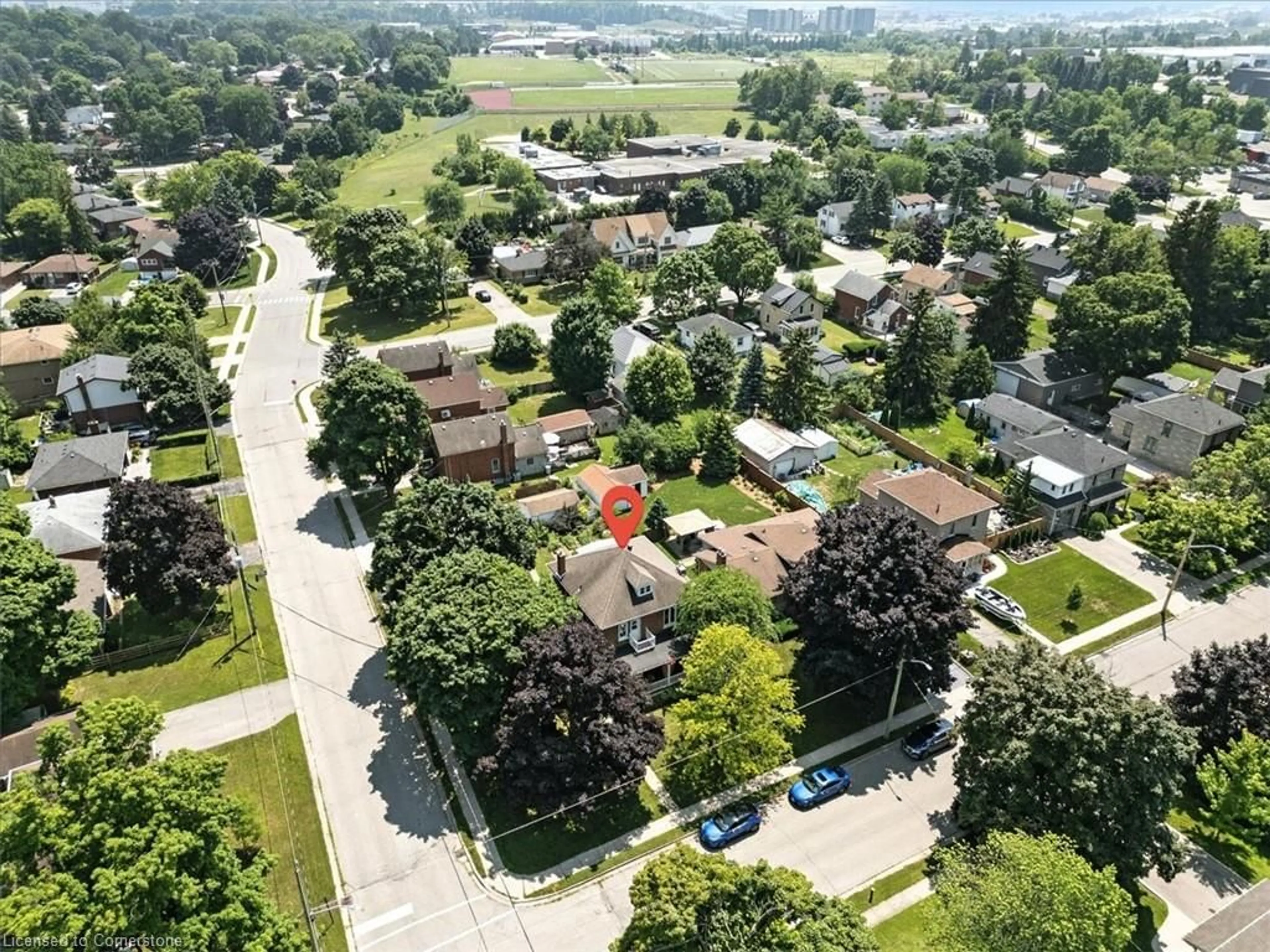 A pic from outside/outdoor area/front of a property/back of a property/a pic from drone, street for 238 Maple St, Cambridge Ontario N3C 1T2