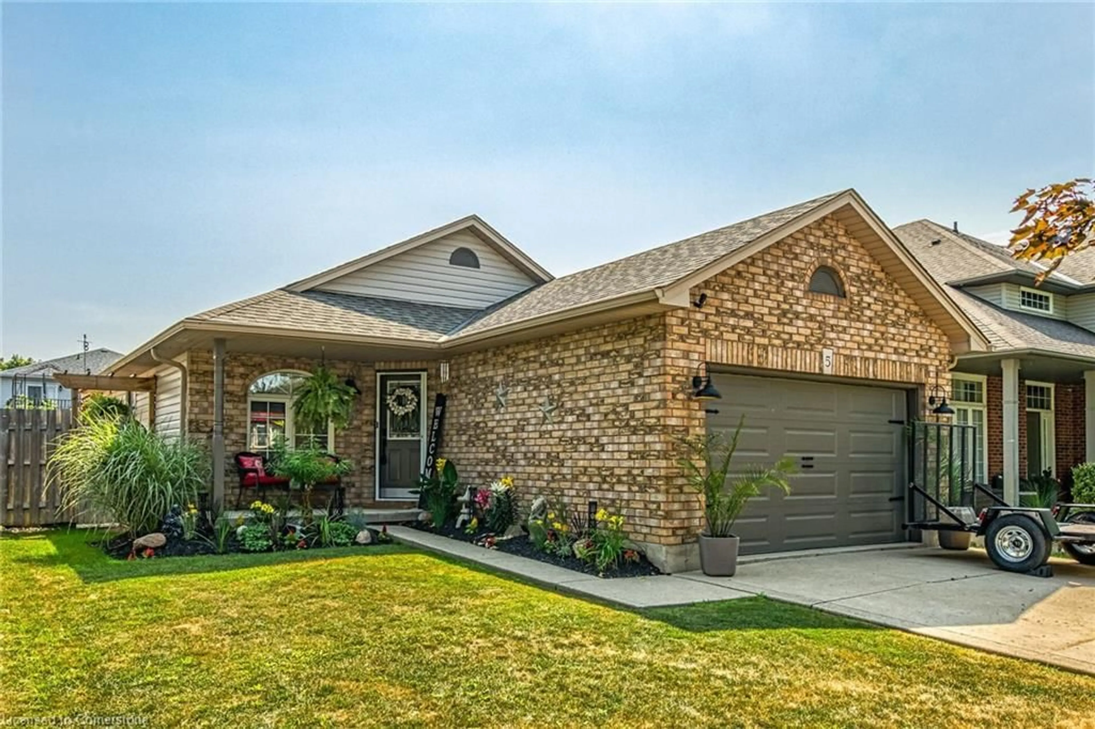 Home with brick exterior material, street for 5 Carnegie Crt, Caledonia Ontario N3W 2M8