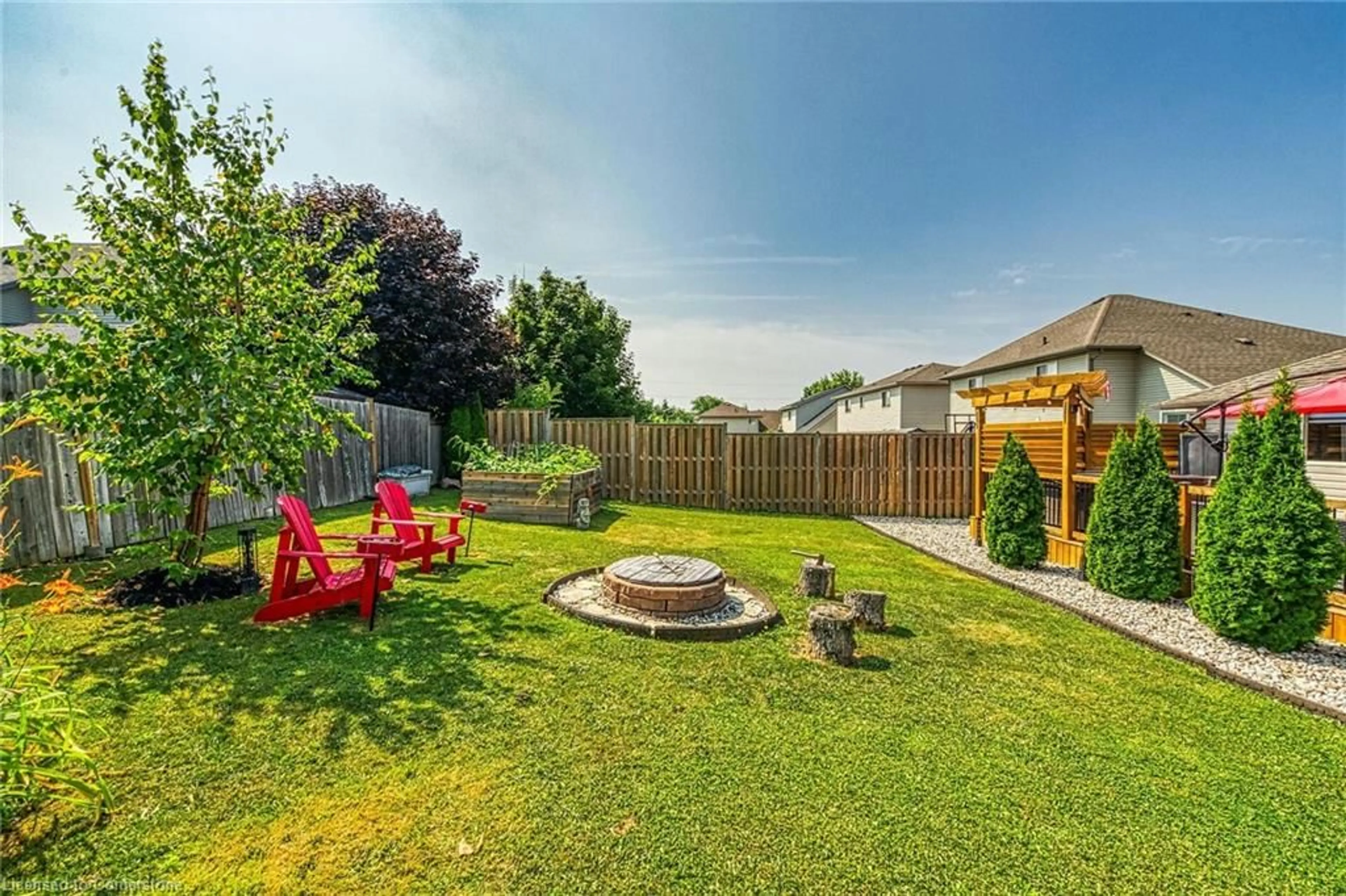 Patio, unknown for 5 Carnegie Crt, Caledonia Ontario N3W 2M8