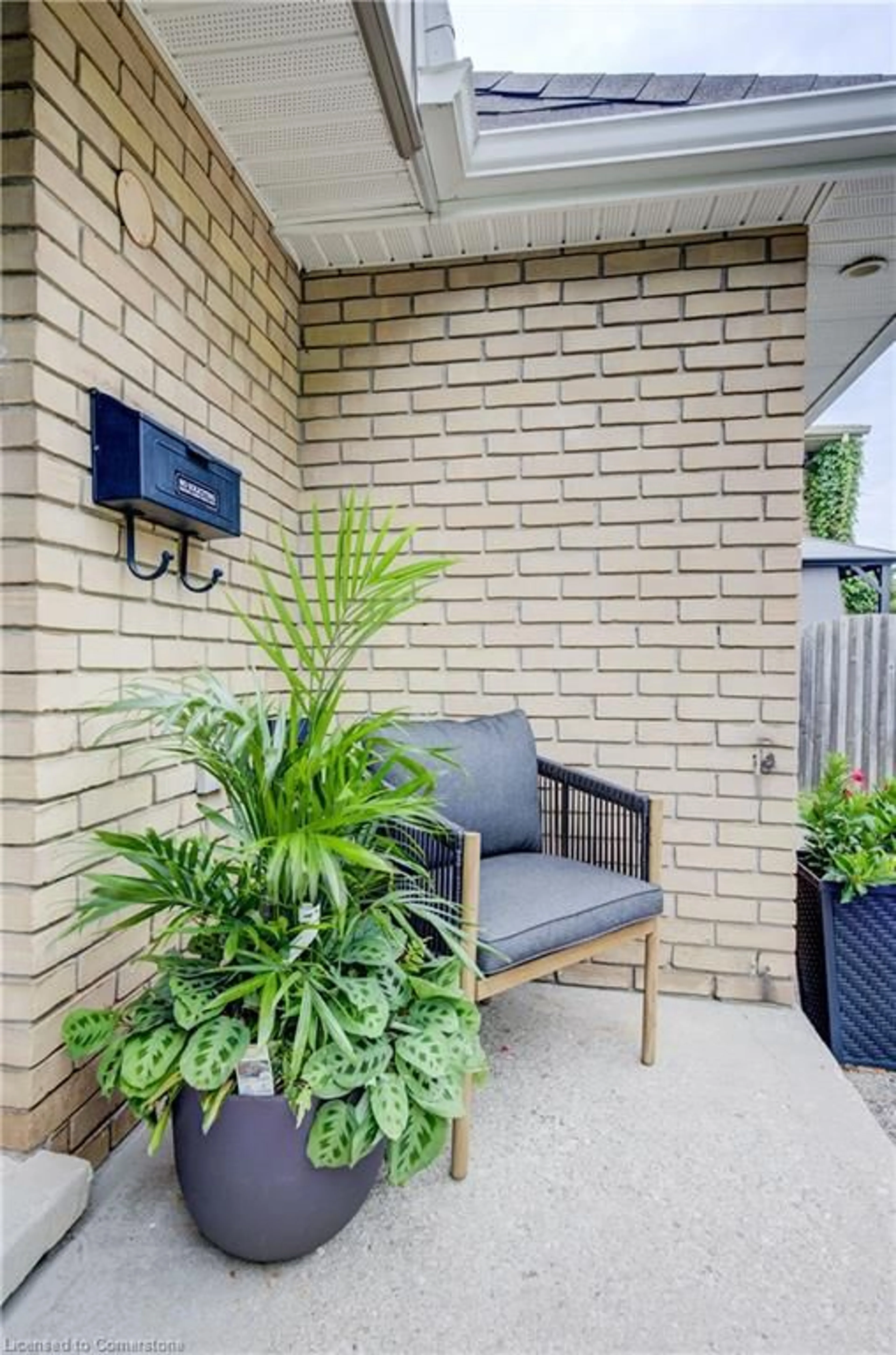 Patio, street for 96 Manor Dr, Kitchener Ontario N2A 2V1