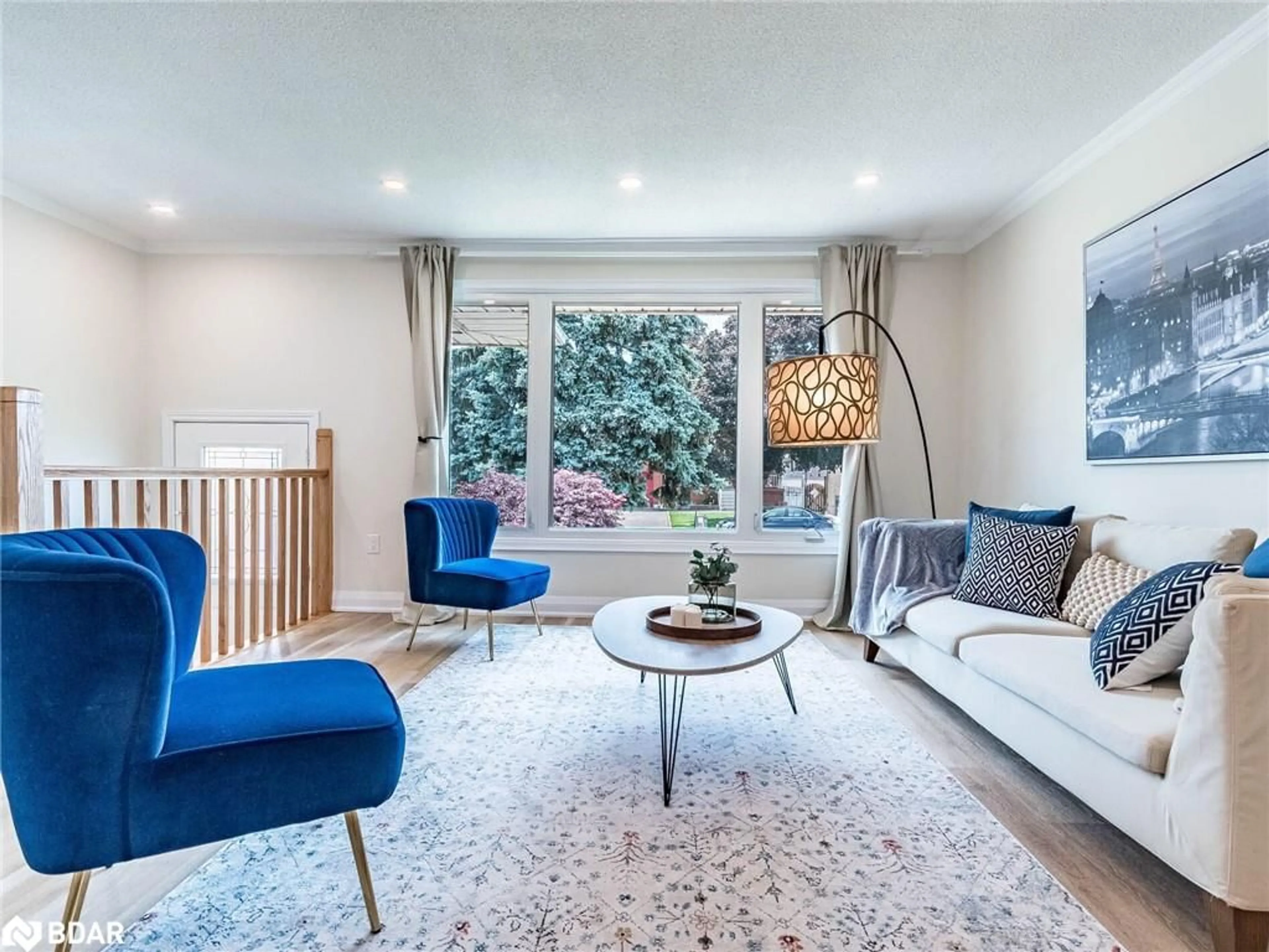 Living room with furniture, unknown for 237 Highridge Ave, Hamilton Ontario L8E 3P6