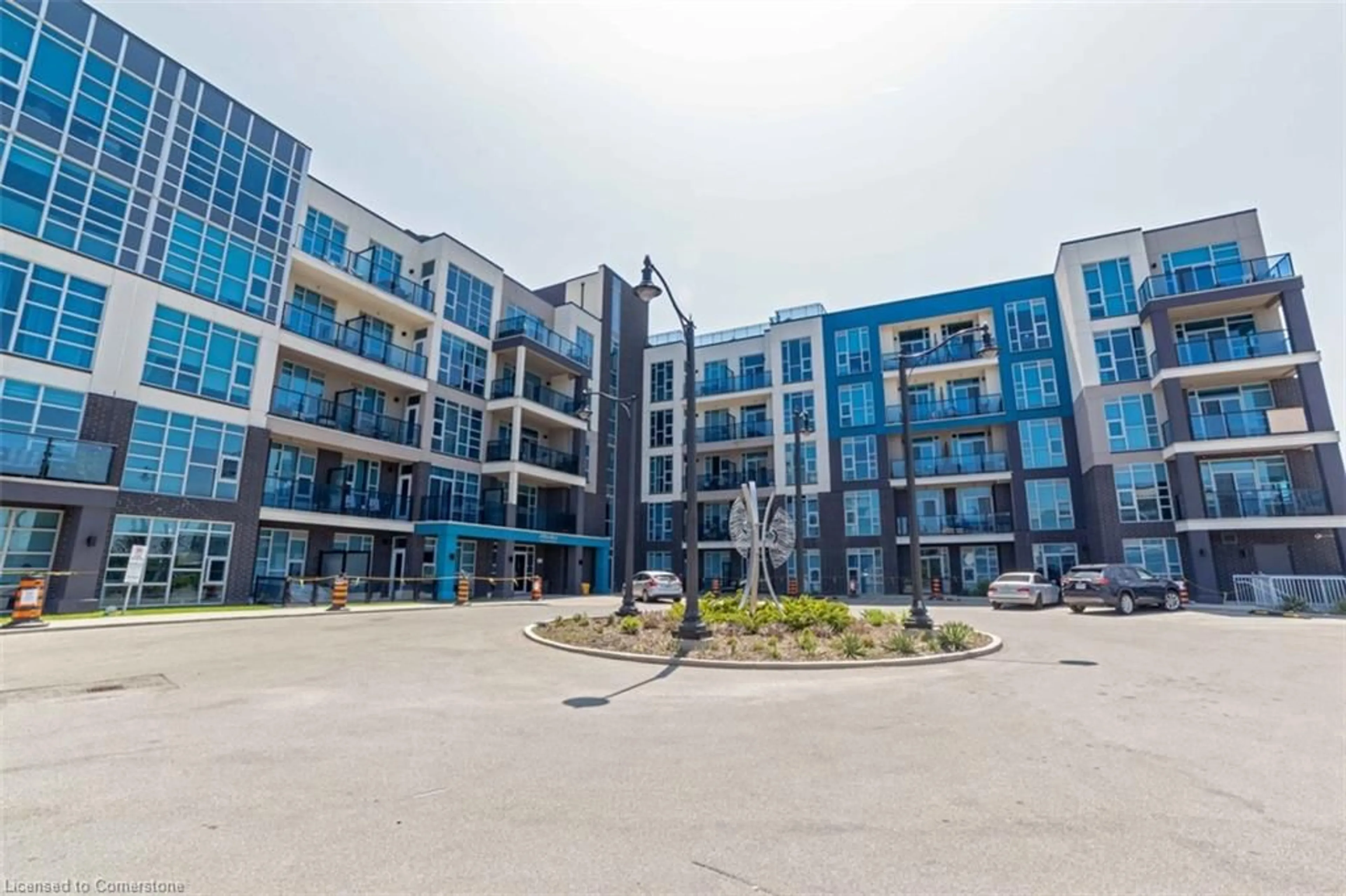 Patio, building for 10 Concord Pl #201, Grimsby Ontario L3M 0G6