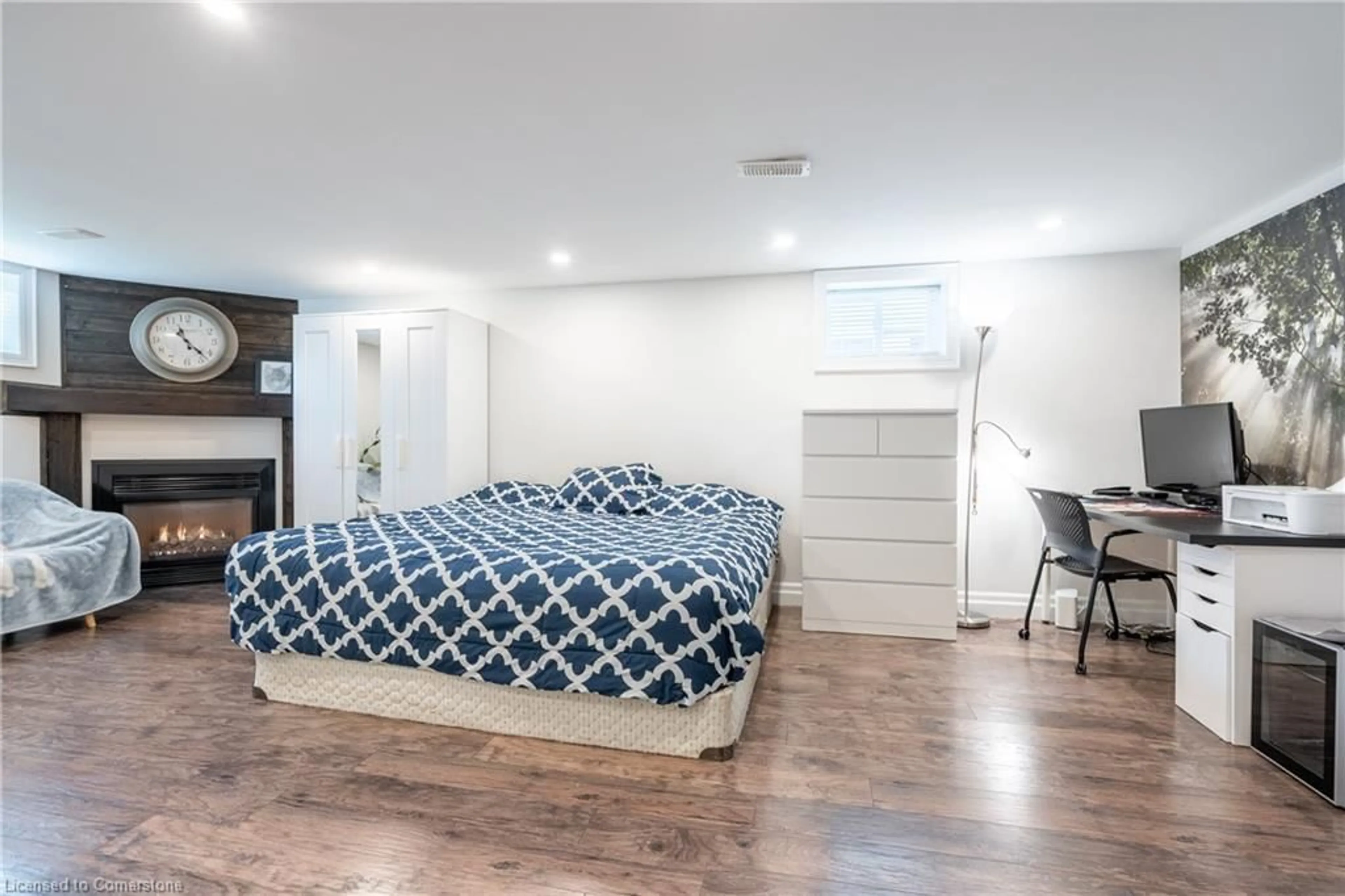 A pic of a room for 50 Lambert St, Hamilton Ontario L8V 4N7