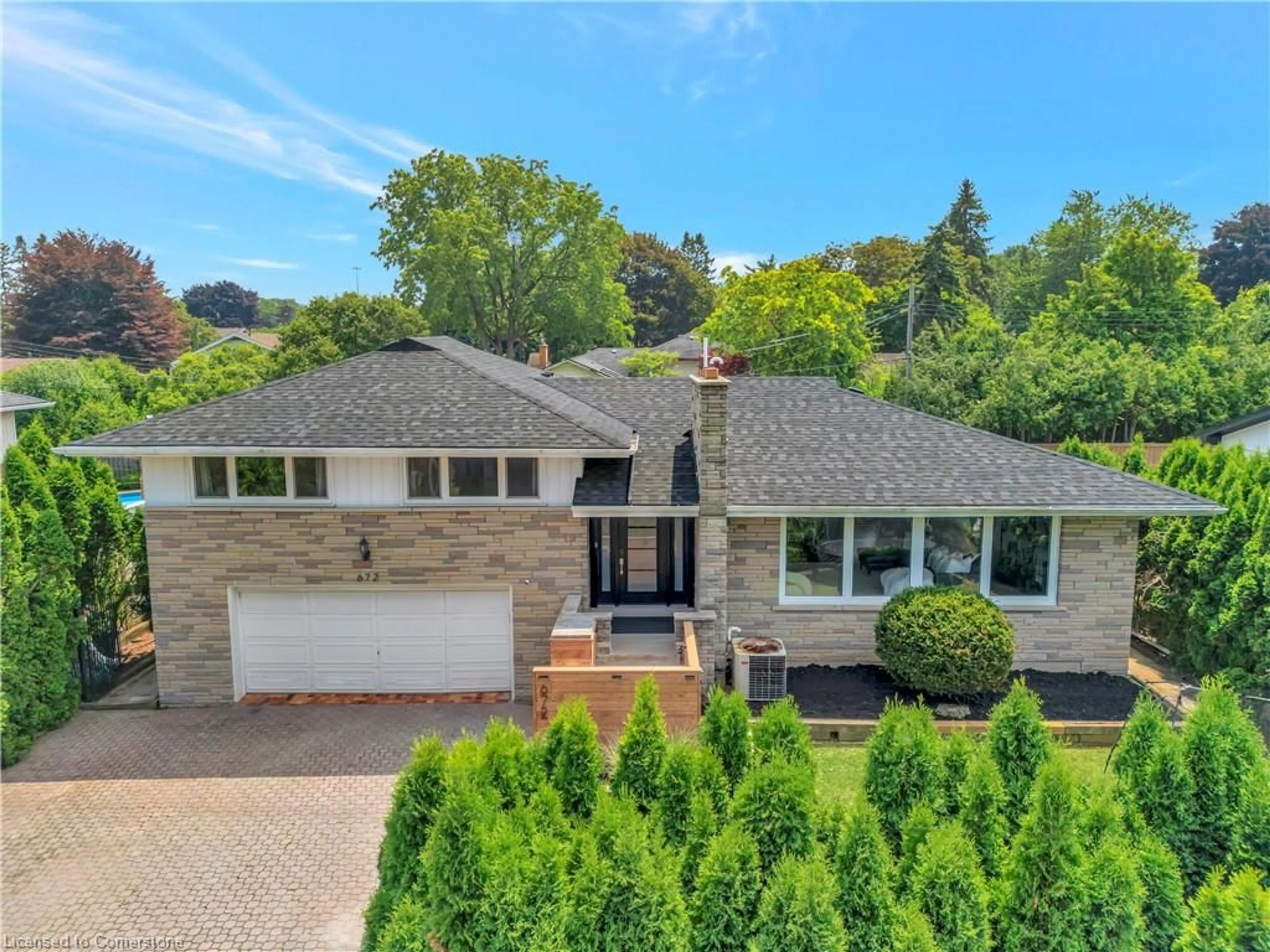 Home with brick exterior material, street for 672 Hiawatha Blvd, Ancaster Ontario L9G 3A5