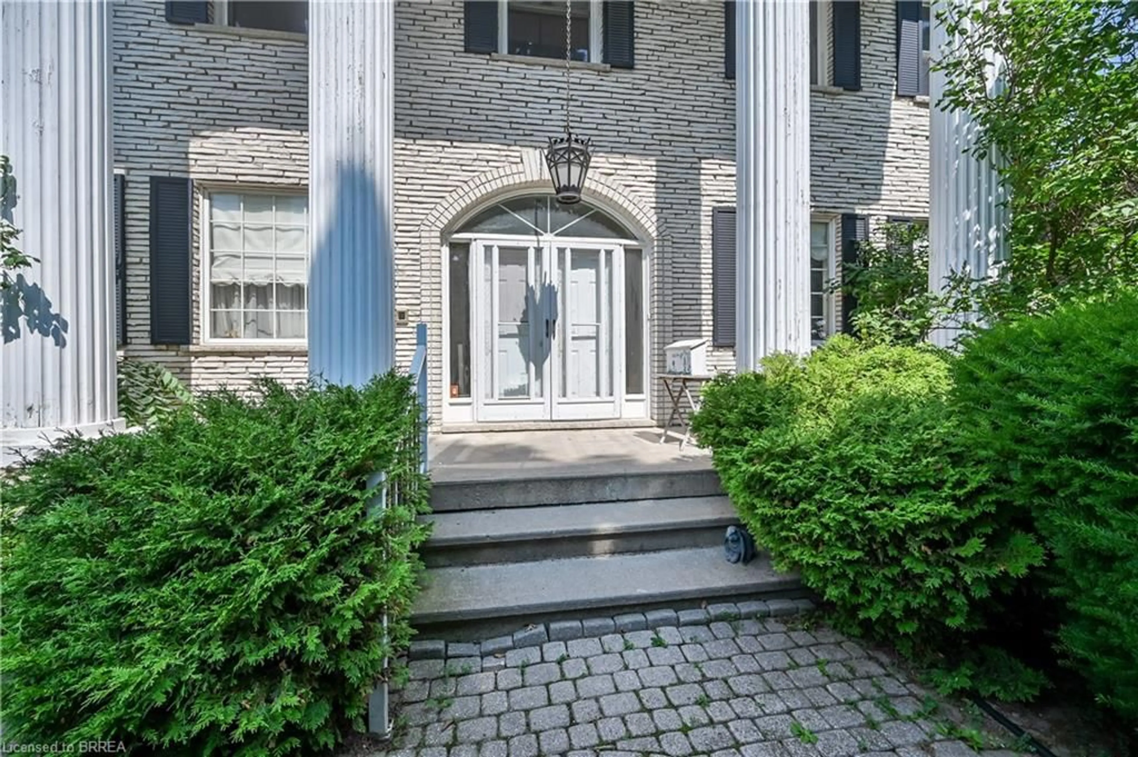 Unknown for 10 Fieldstone Cir, Brantford Ontario N3R 6S7