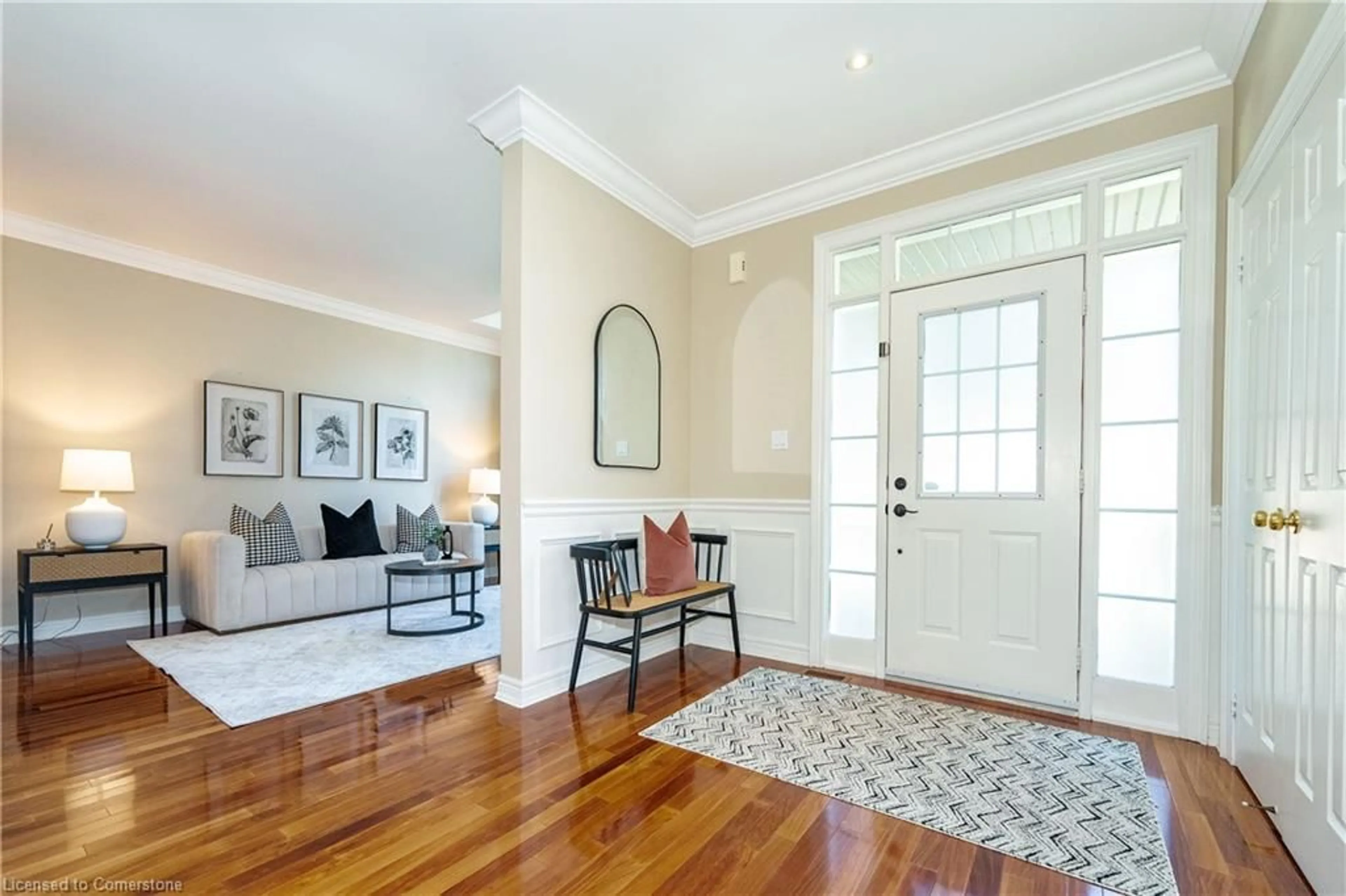 Indoor entryway for 4286 Clubview Dr, Burlington Ontario L7M 4X1