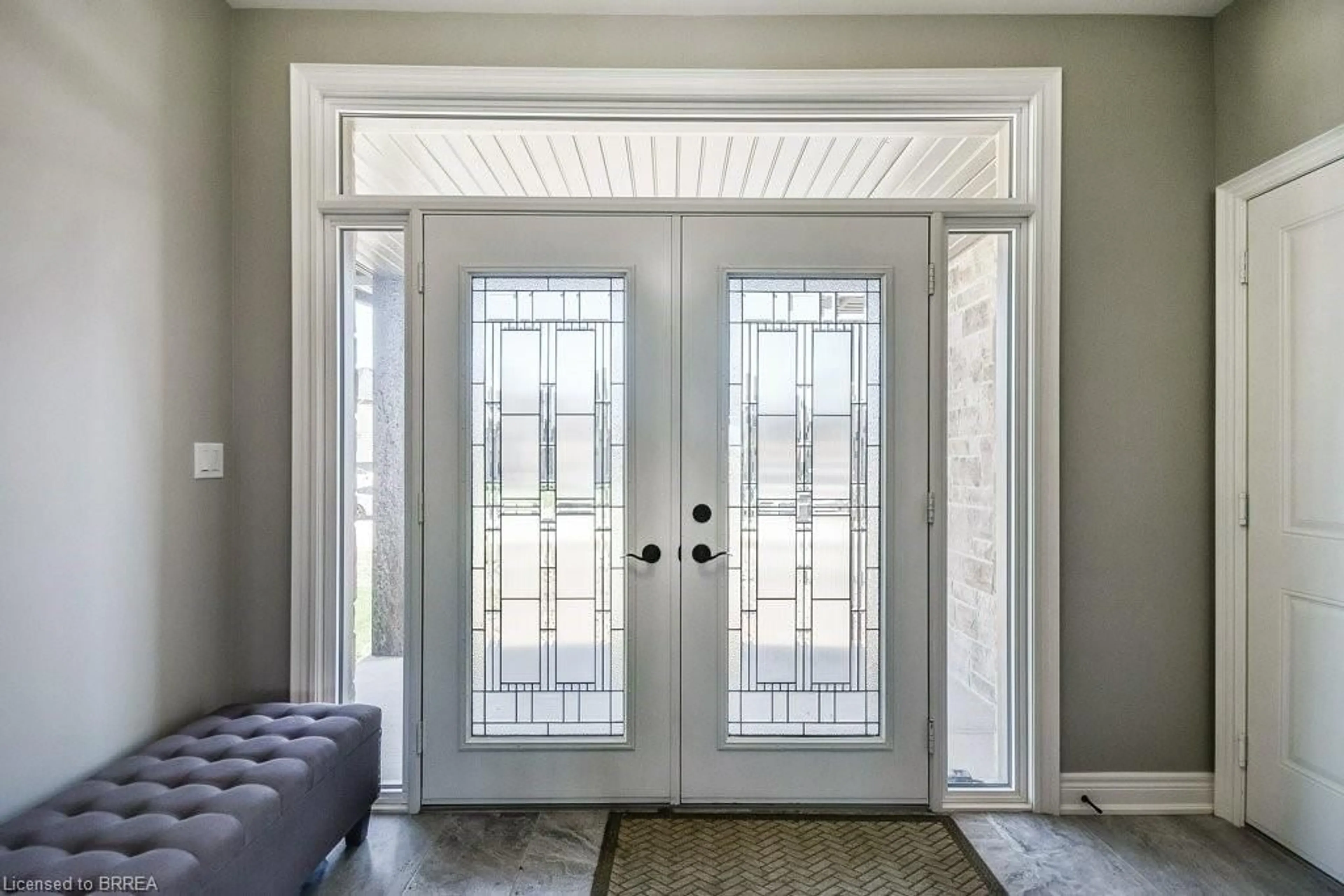 Indoor entryway for 139 Craddock Blvd, Jarvis Ontario N0A 1J0