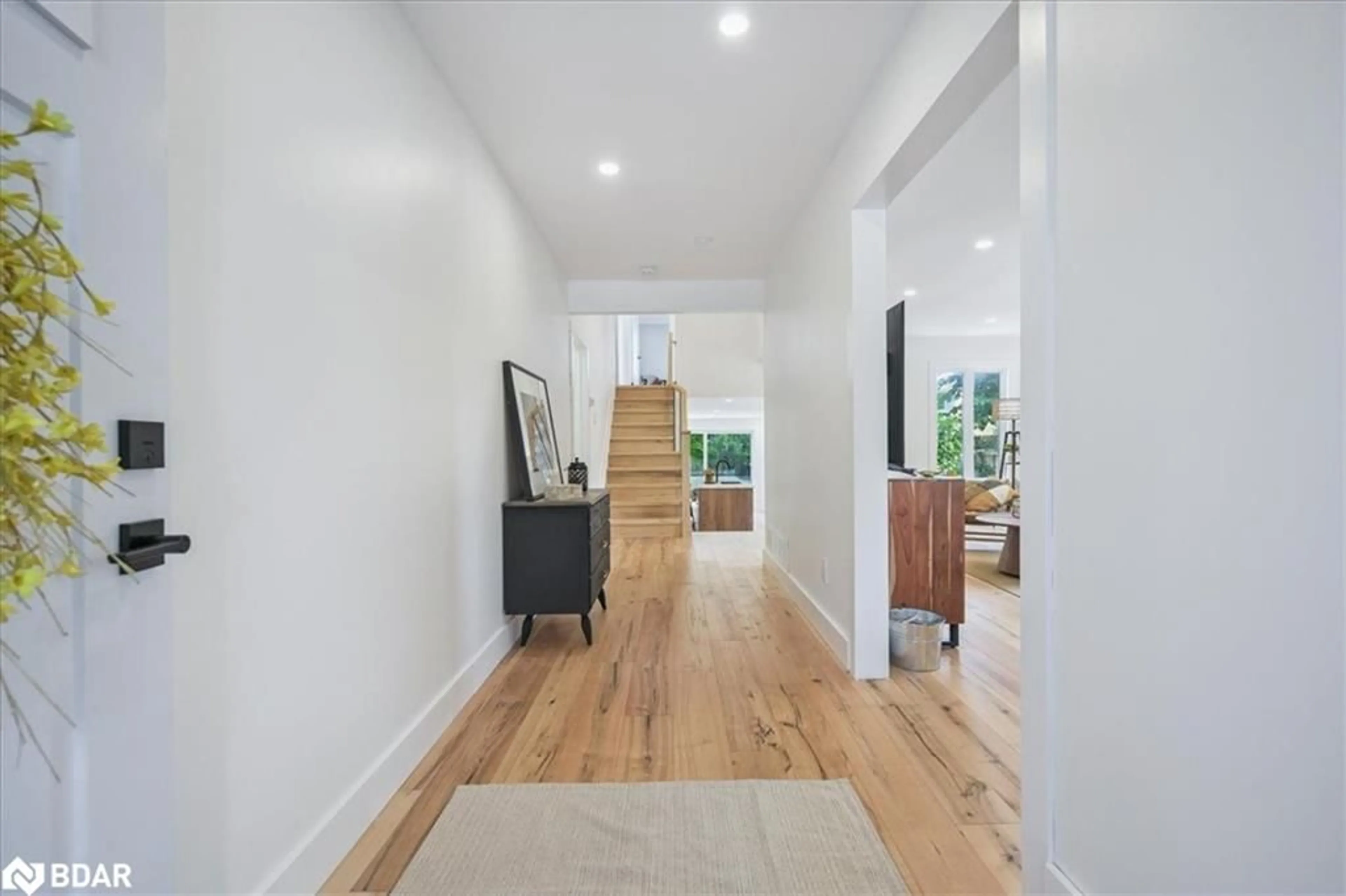Indoor entryway for 3599 Pitch Pine Cres, Mississauga Ontario L5L 1P9