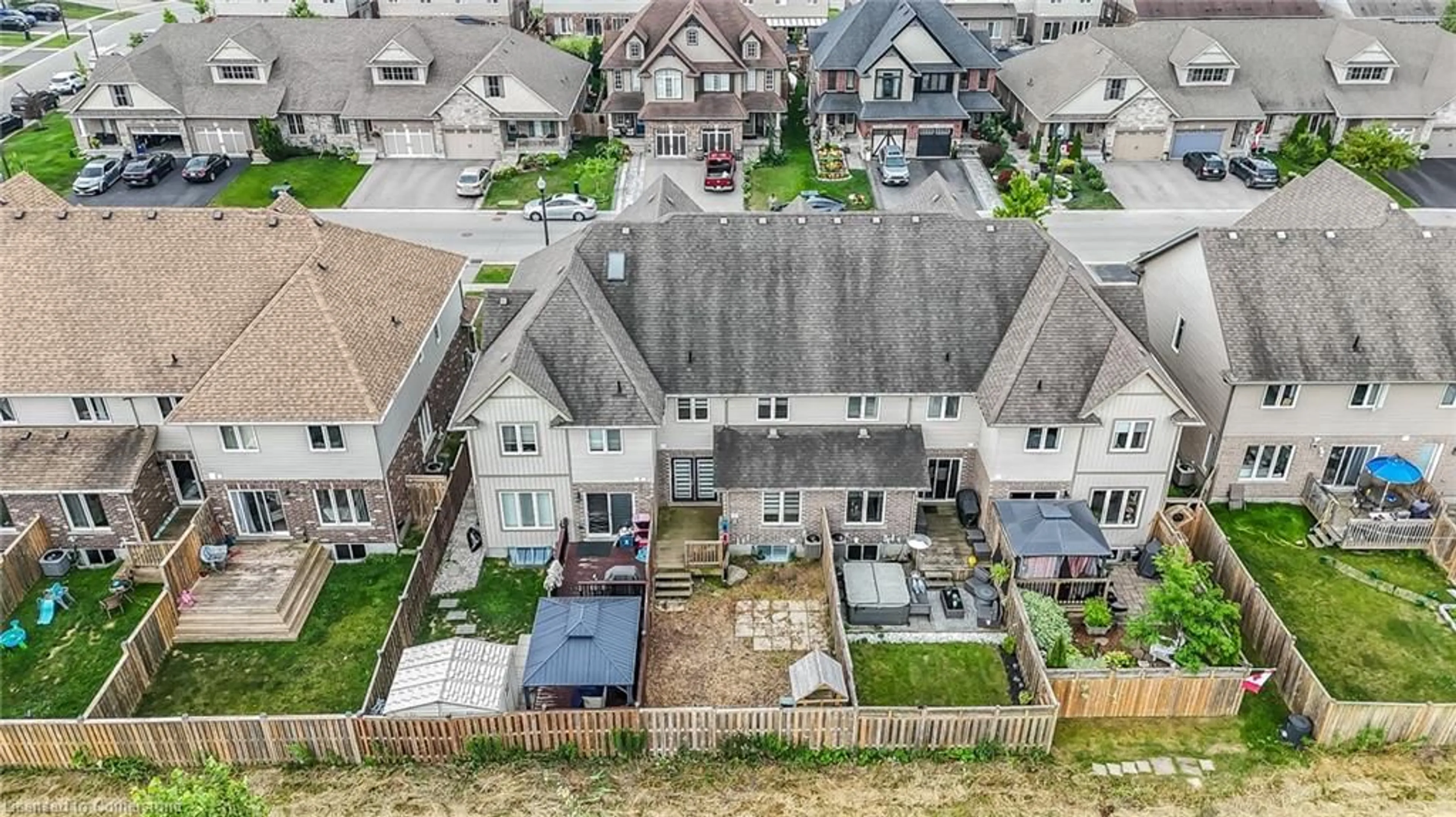 A pic from outside/outdoor area/front of a property/back of a property/a pic from drone, street for 1441 Dunkirk Ave, Woodstock Ontario N4T 0J9