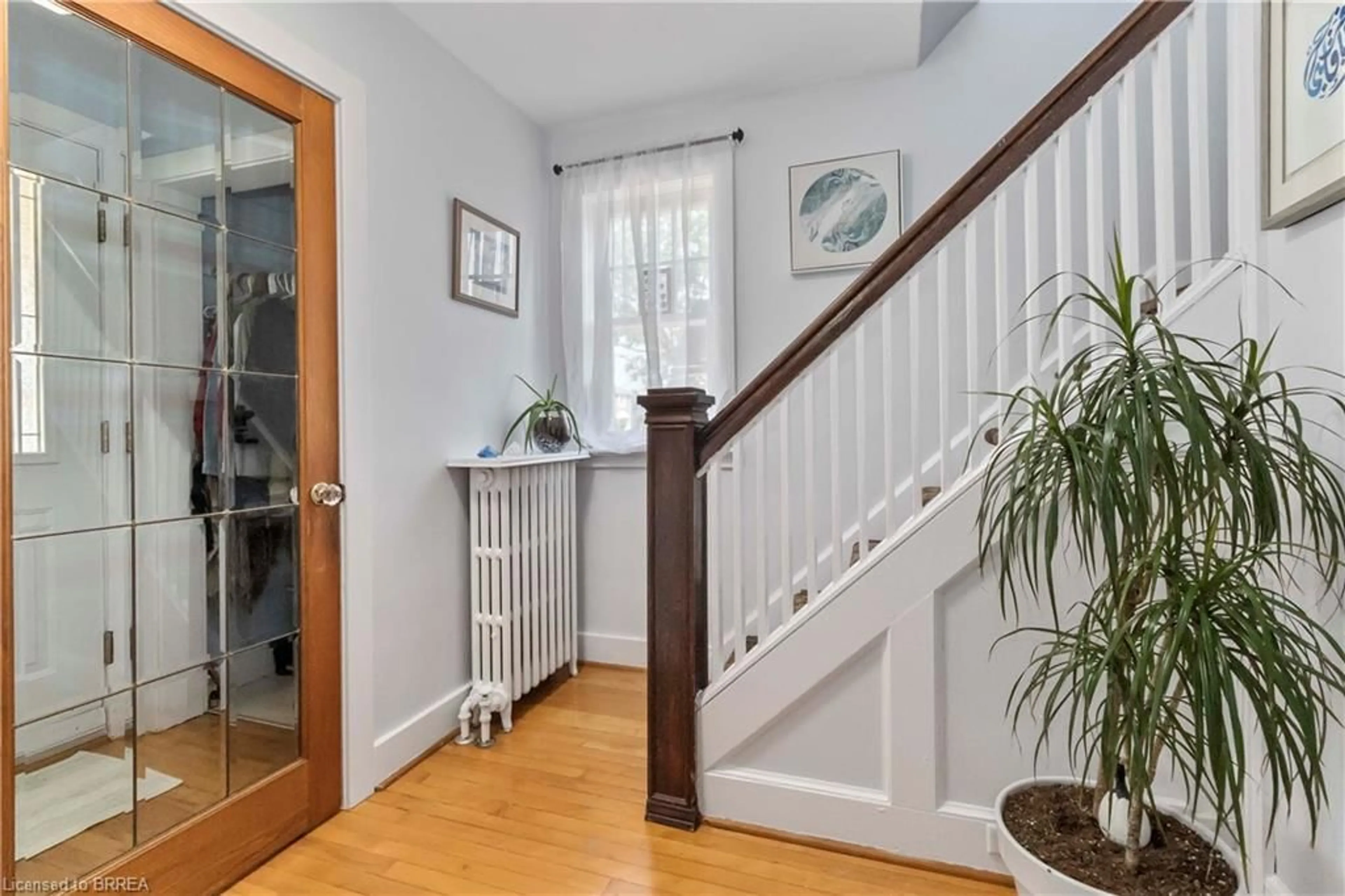 Indoor entryway for 57 Abigail Ave, Brantford Ontario N3R 4S2