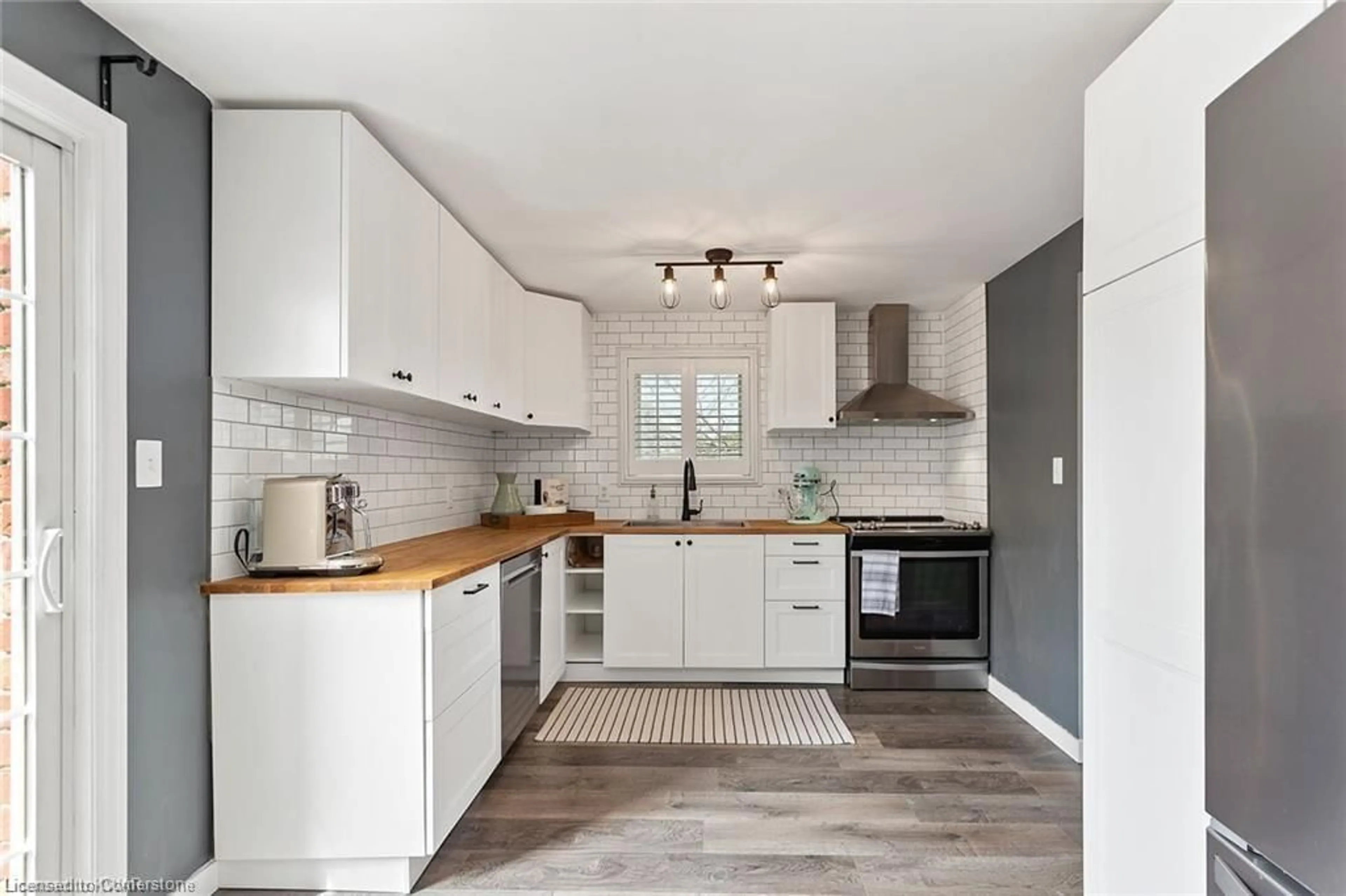 Unknown for 995 Elgin St, Cambridge Ontario N1R 8J2