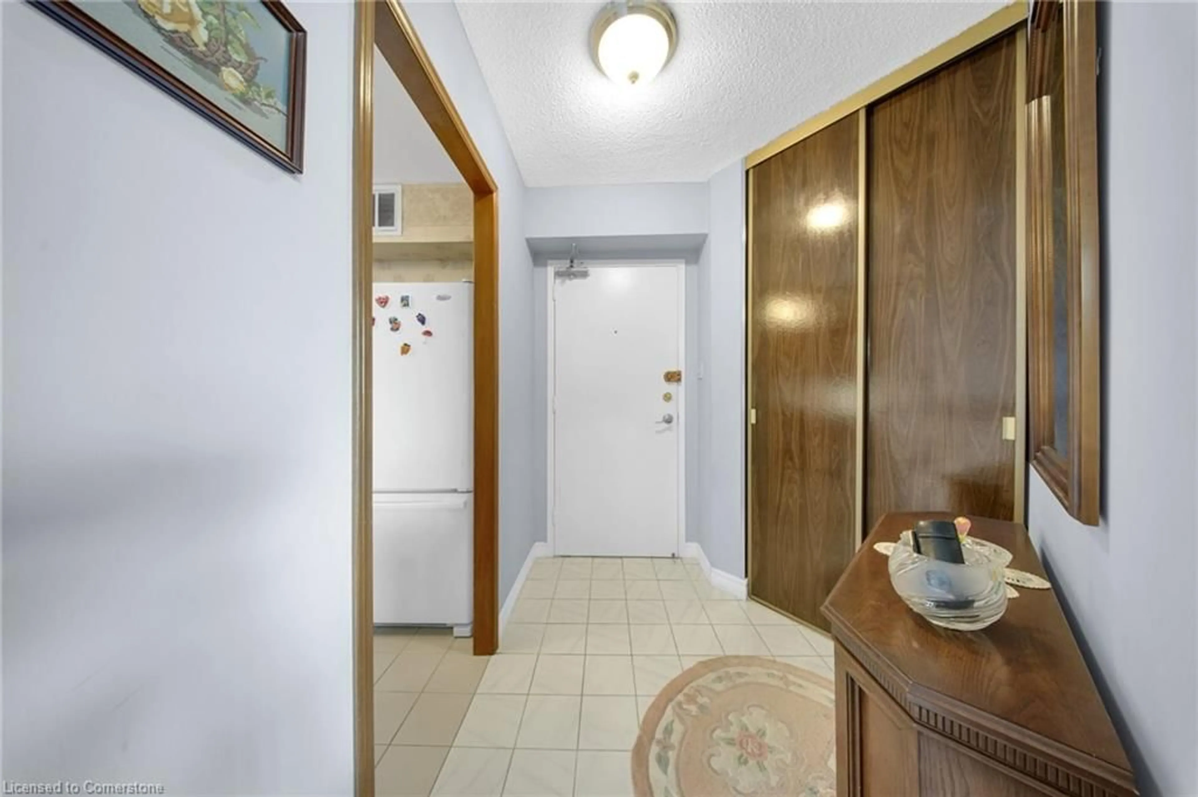 Indoor foyer for 330 Dixon Rd #905, Toronto Ontario M9R 1S9