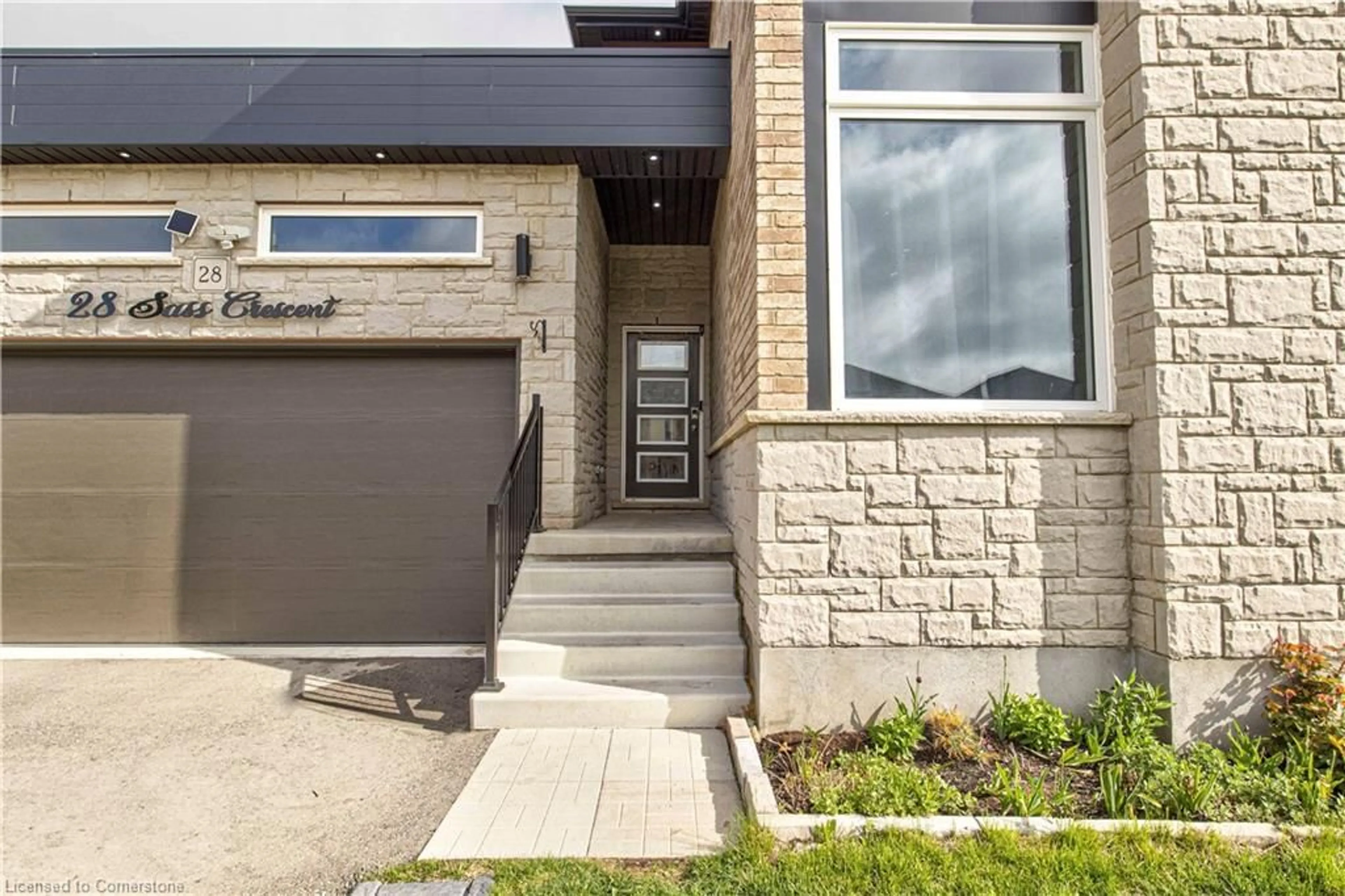 Home with brick exterior material, street for 28 Sass Cres, Paris Ontario N3L 0E9