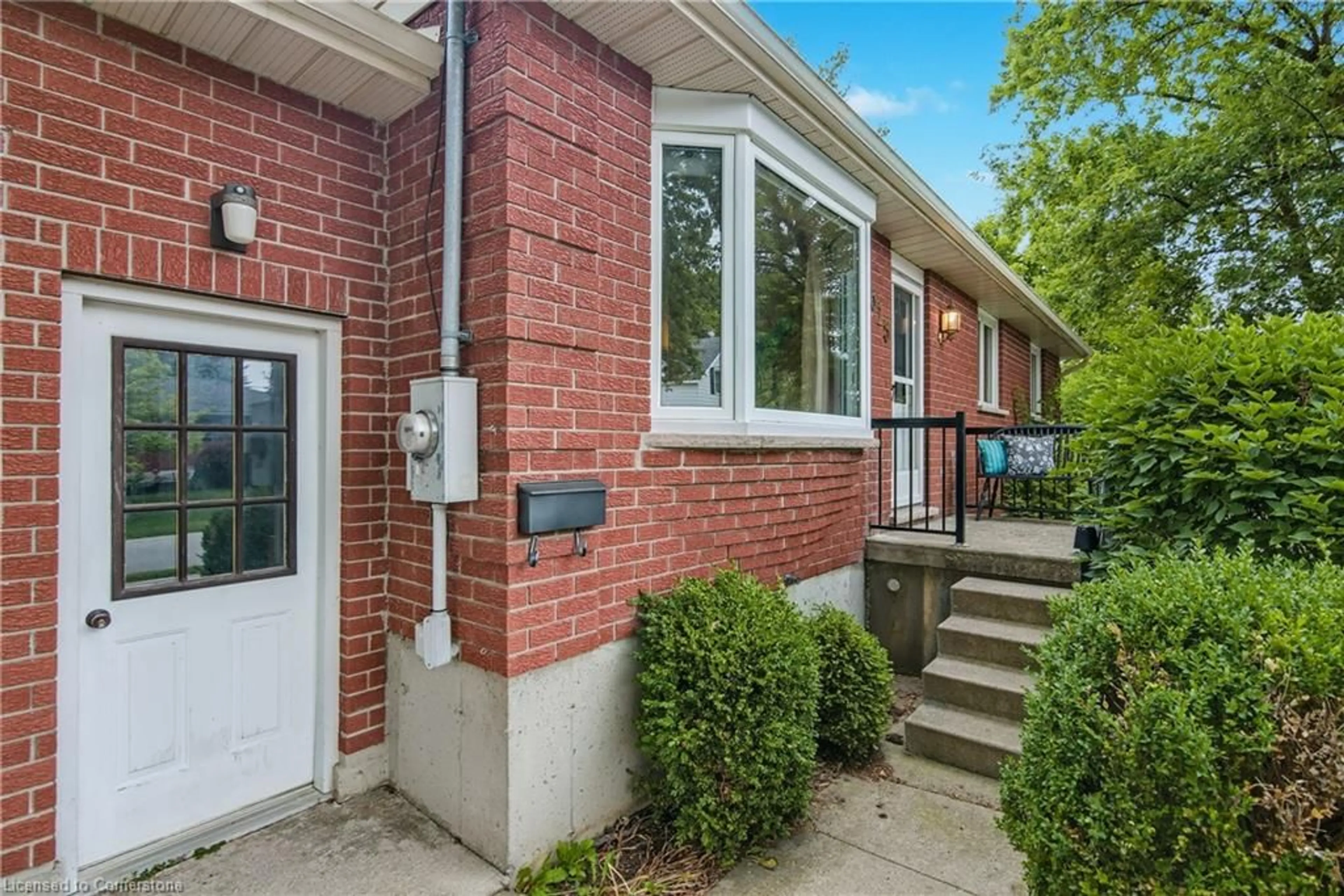 Home with brick exterior material, street for 515 Elm Ave, Listowel Ontario N4W 3G3