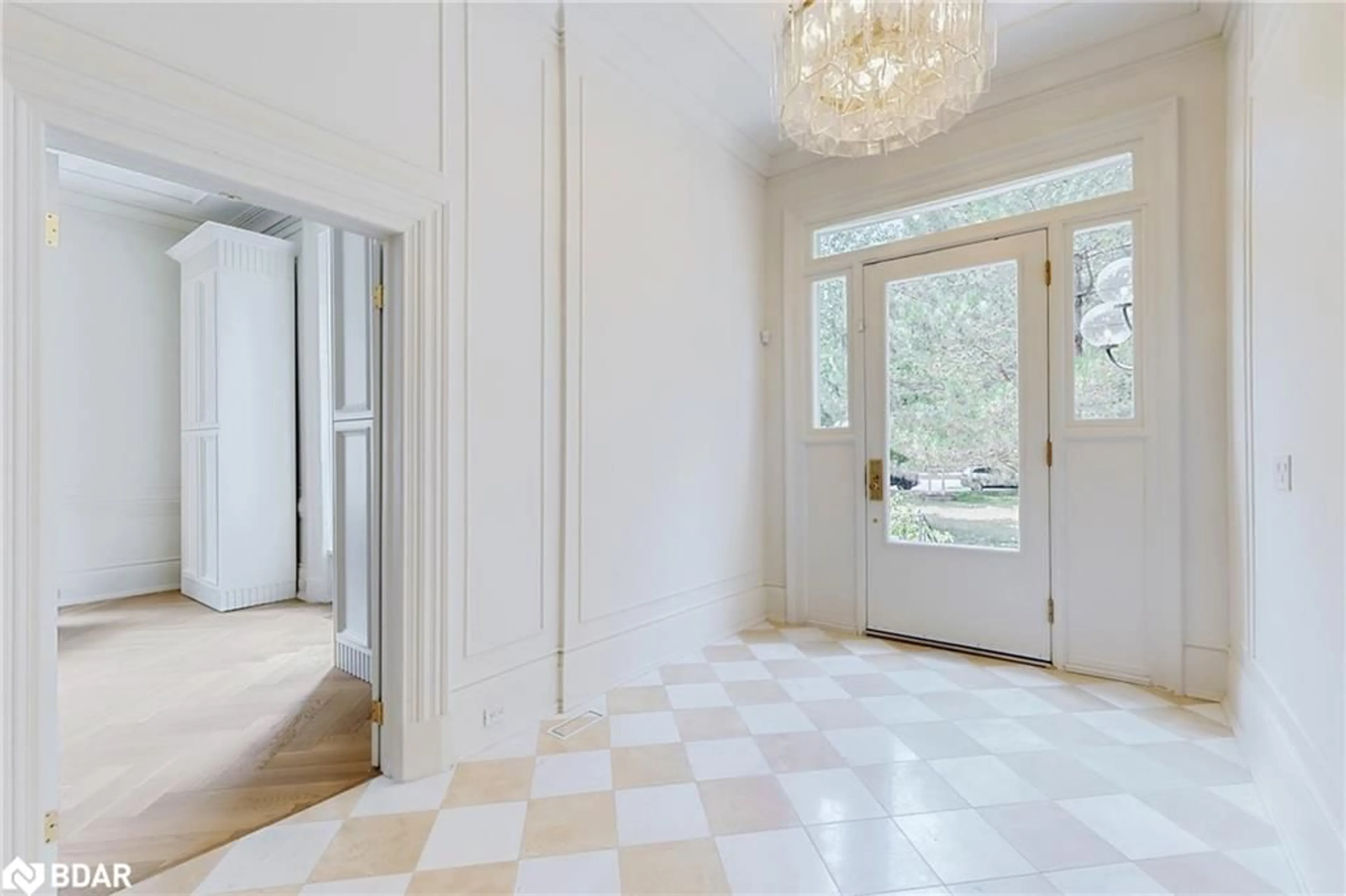 Indoor foyer for 346 Picton Main St, Picton Ontario K0K 2T0