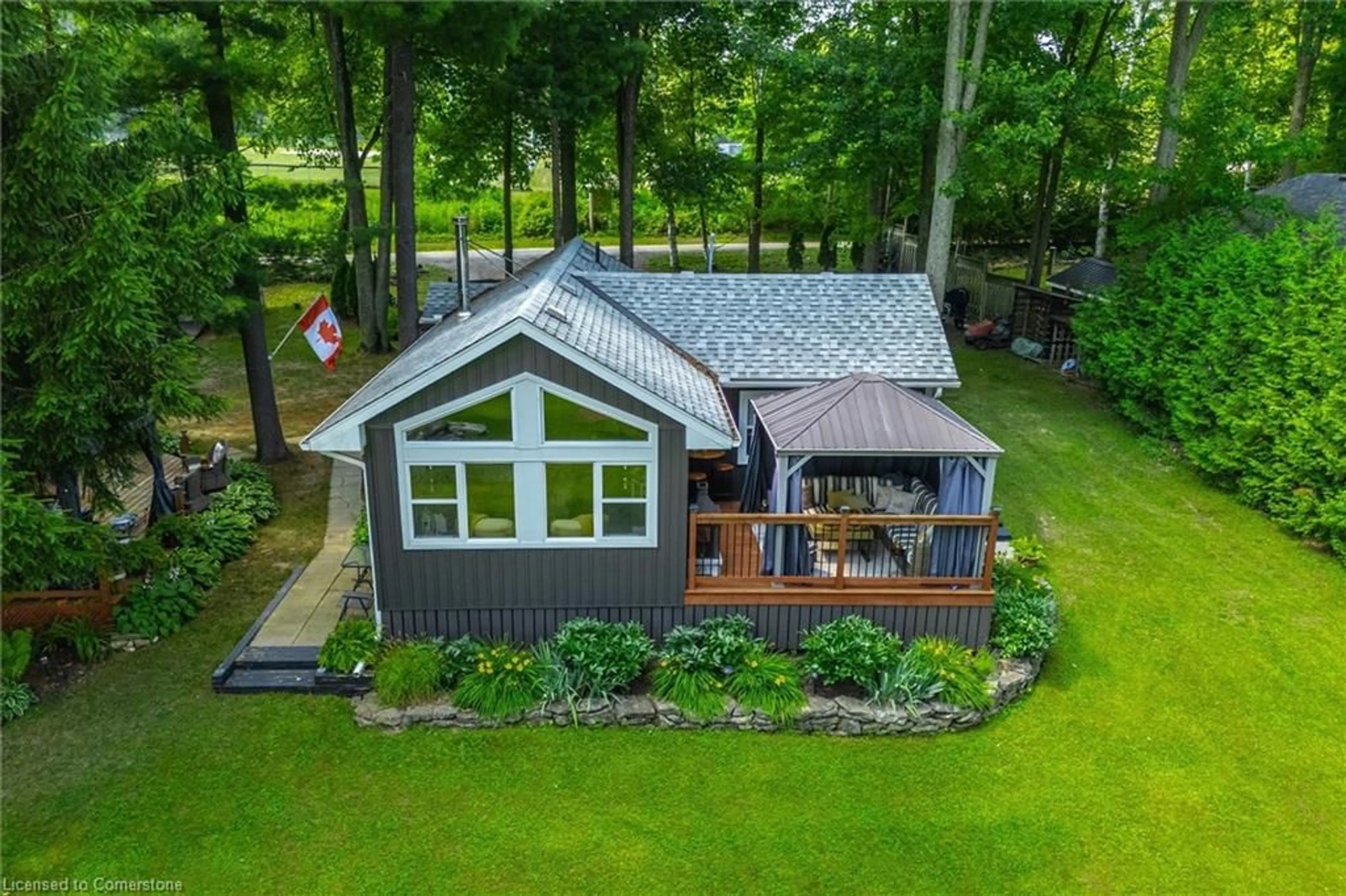 A pic from outside/outdoor area/front of a property/back of a property/a pic from drone, water/lake/river/ocean view for 516 Fifth St, Belwood Ontario N0B 1J0