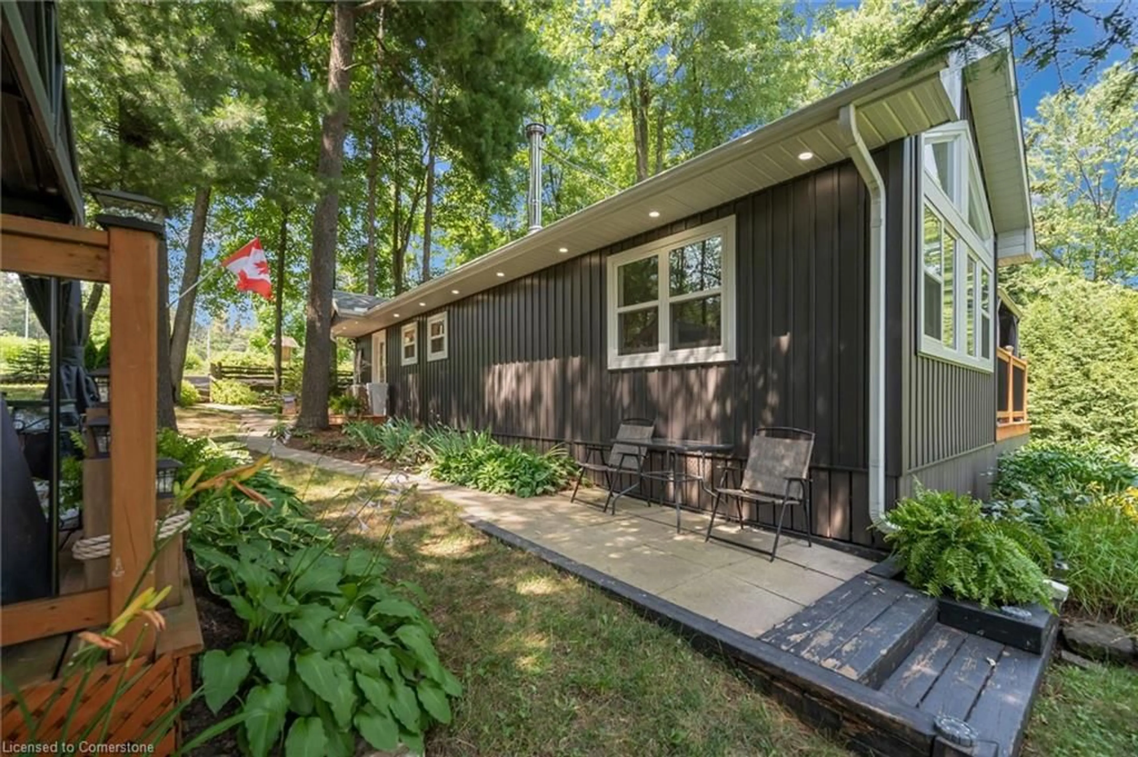 Patio, forest/trees view for 516 Fifth St, Belwood Ontario N0B 1J0