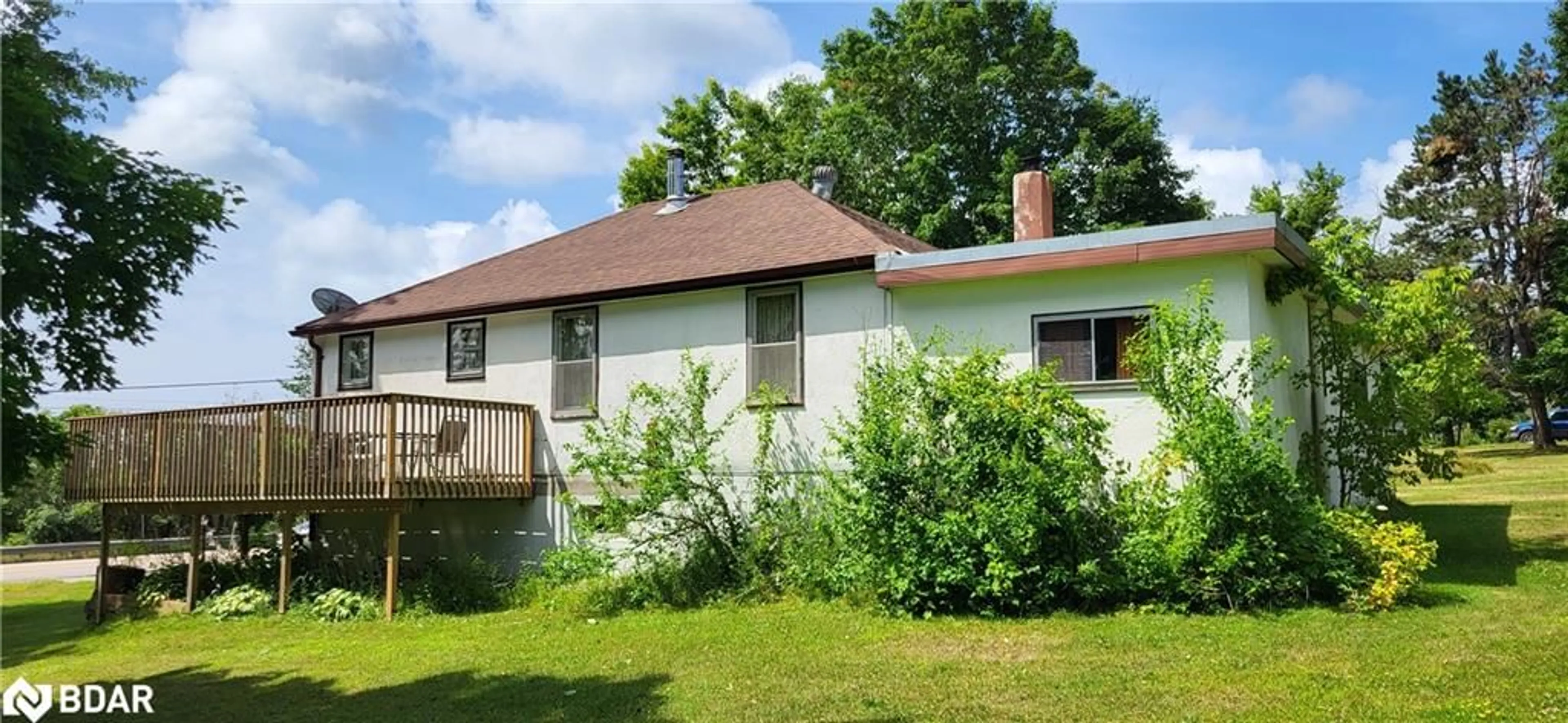 Home with vinyl exterior material, street for 5283 Hwy 12 Hwy, Orillia Ontario L3V 8E1