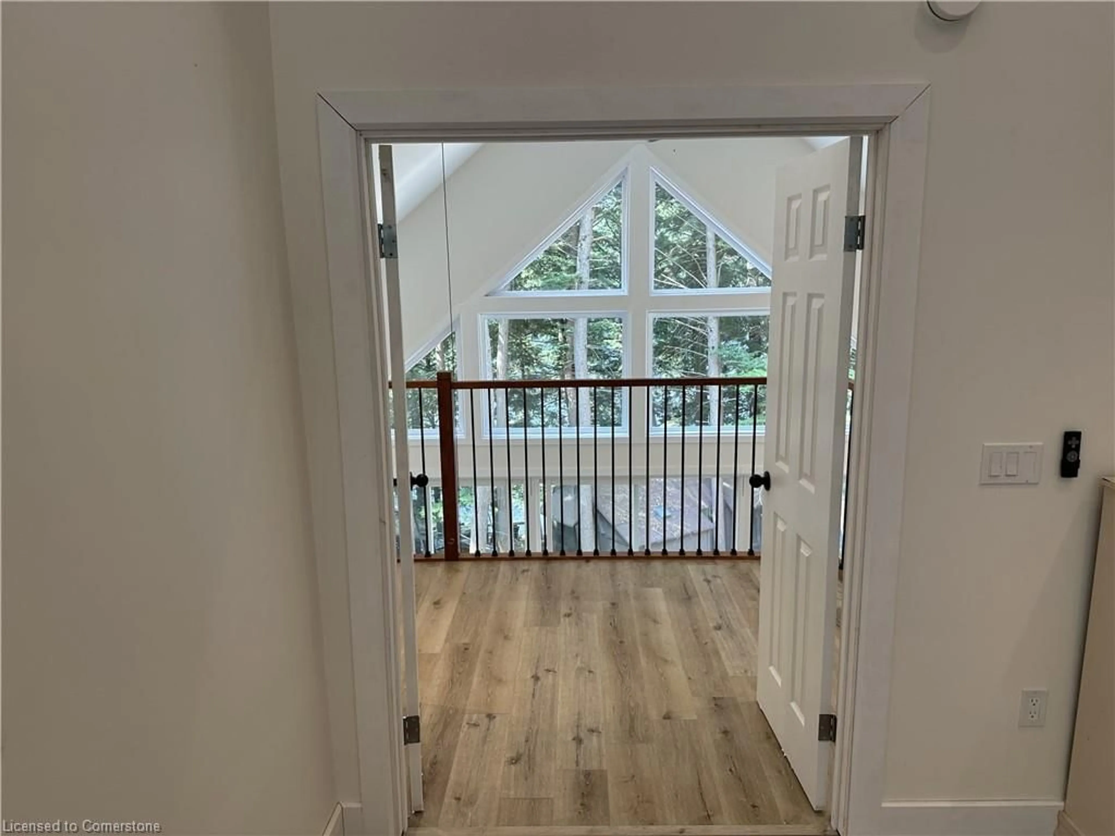 Indoor entryway for 132 Ivy Lane Lane, Magnetawan Ontario P0A 1P0