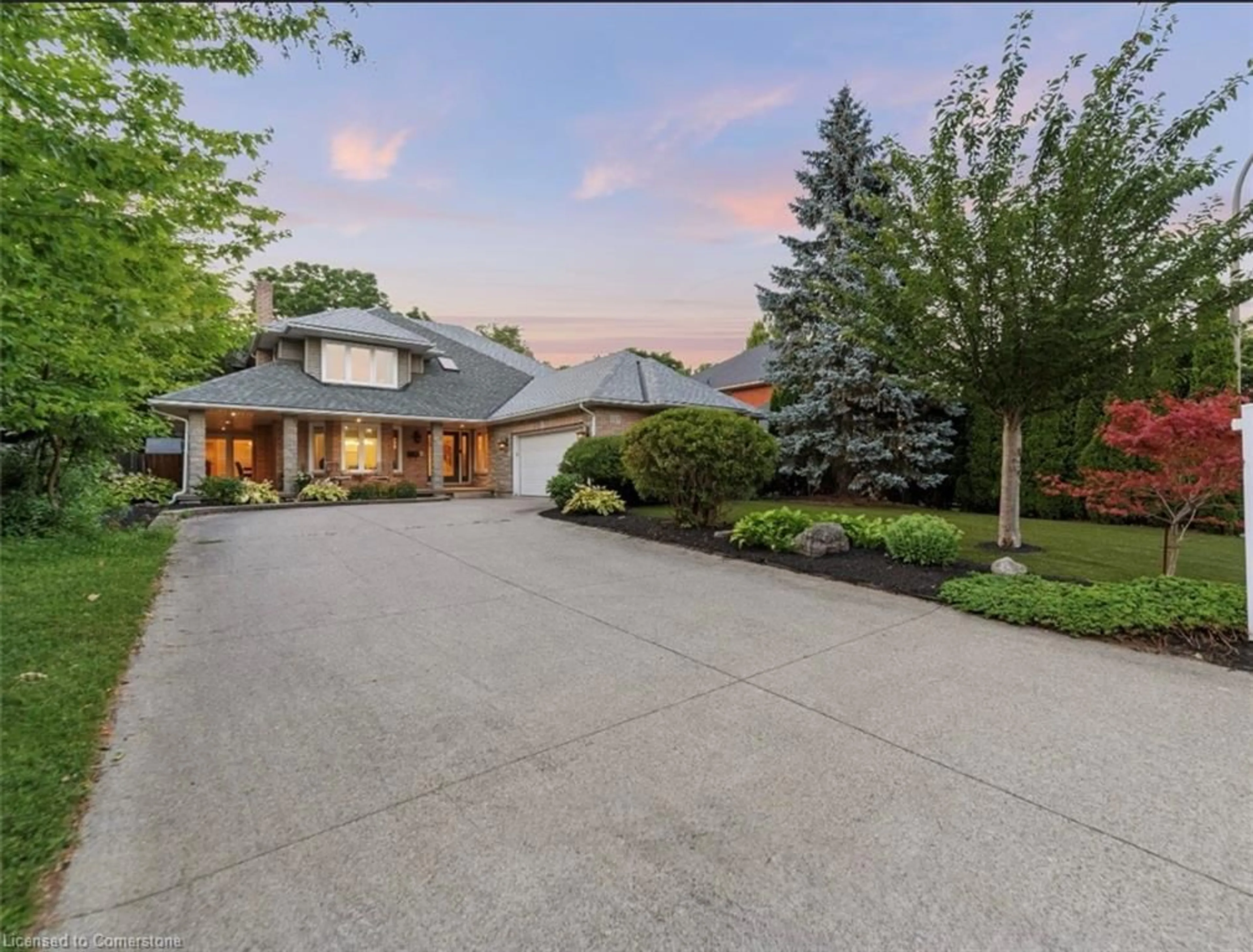 A pic from outside/outdoor area/front of a property/back of a property/a pic from drone, street for 117 Miller Dr, Hamilton Ontario L9G 4W2