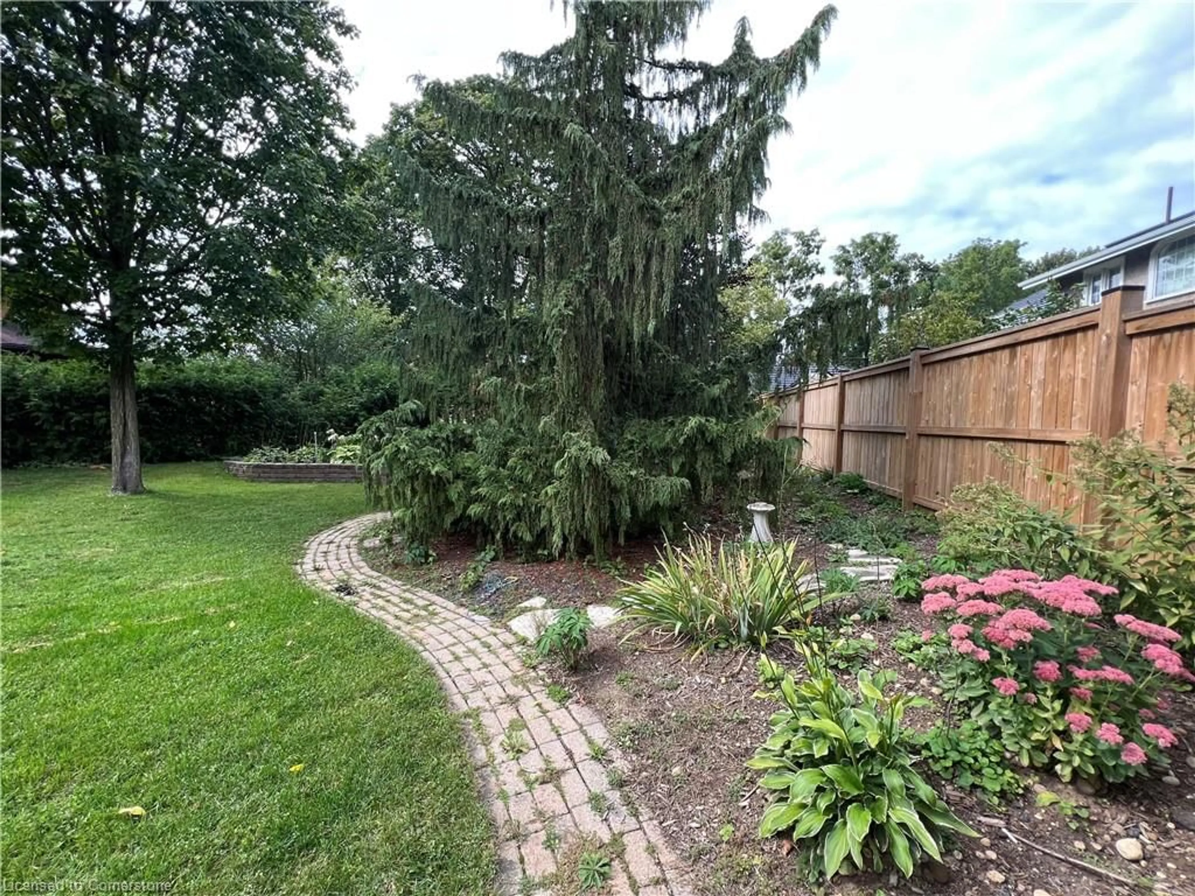 Patio, unknown for 447 Blue Heron Ridge, Cambridge Ontario N3H 2M6