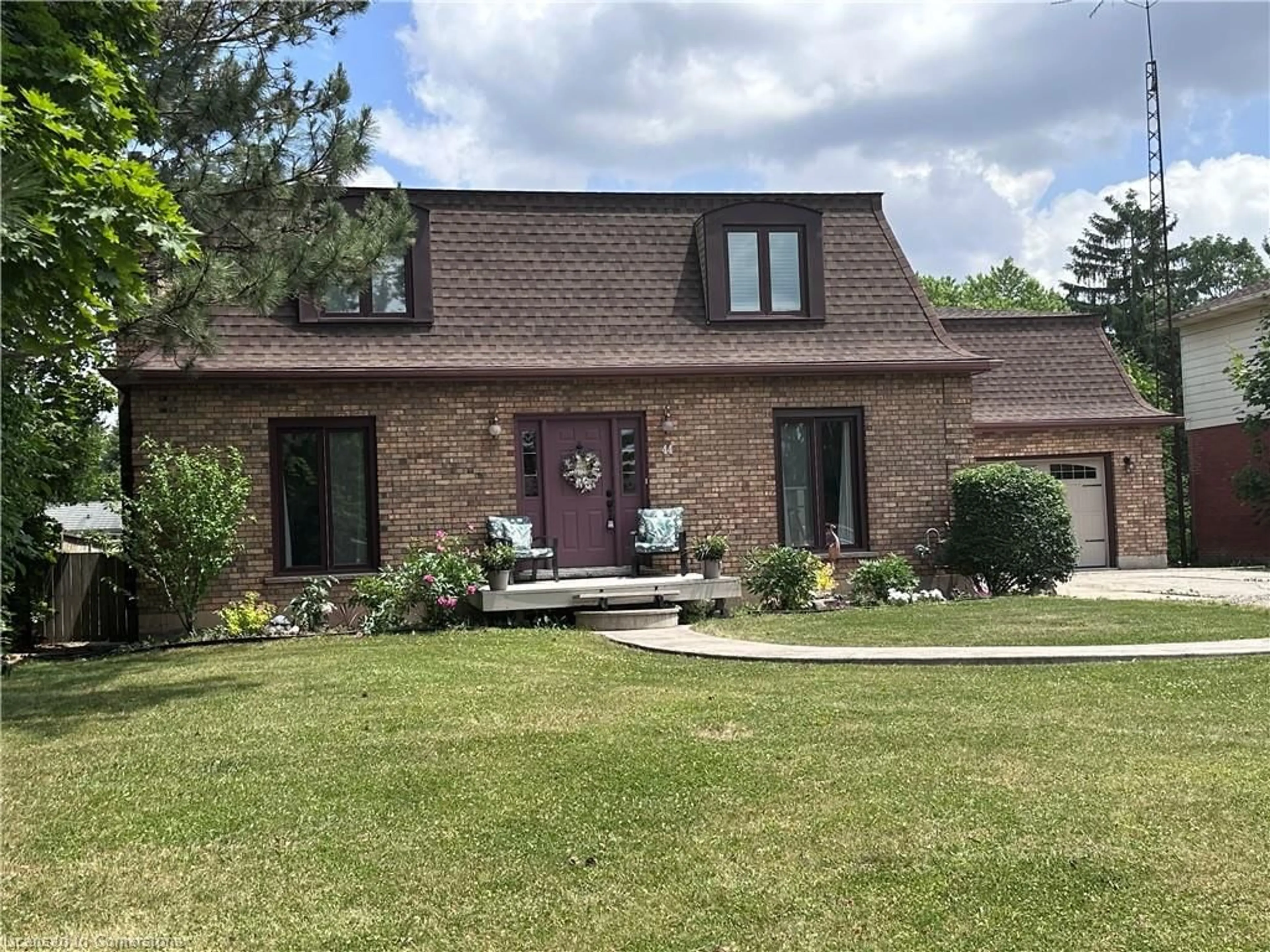 Home with brick exterior material, unknown for 44 Ottawa St, Cayuga Ontario N0A 1E0
